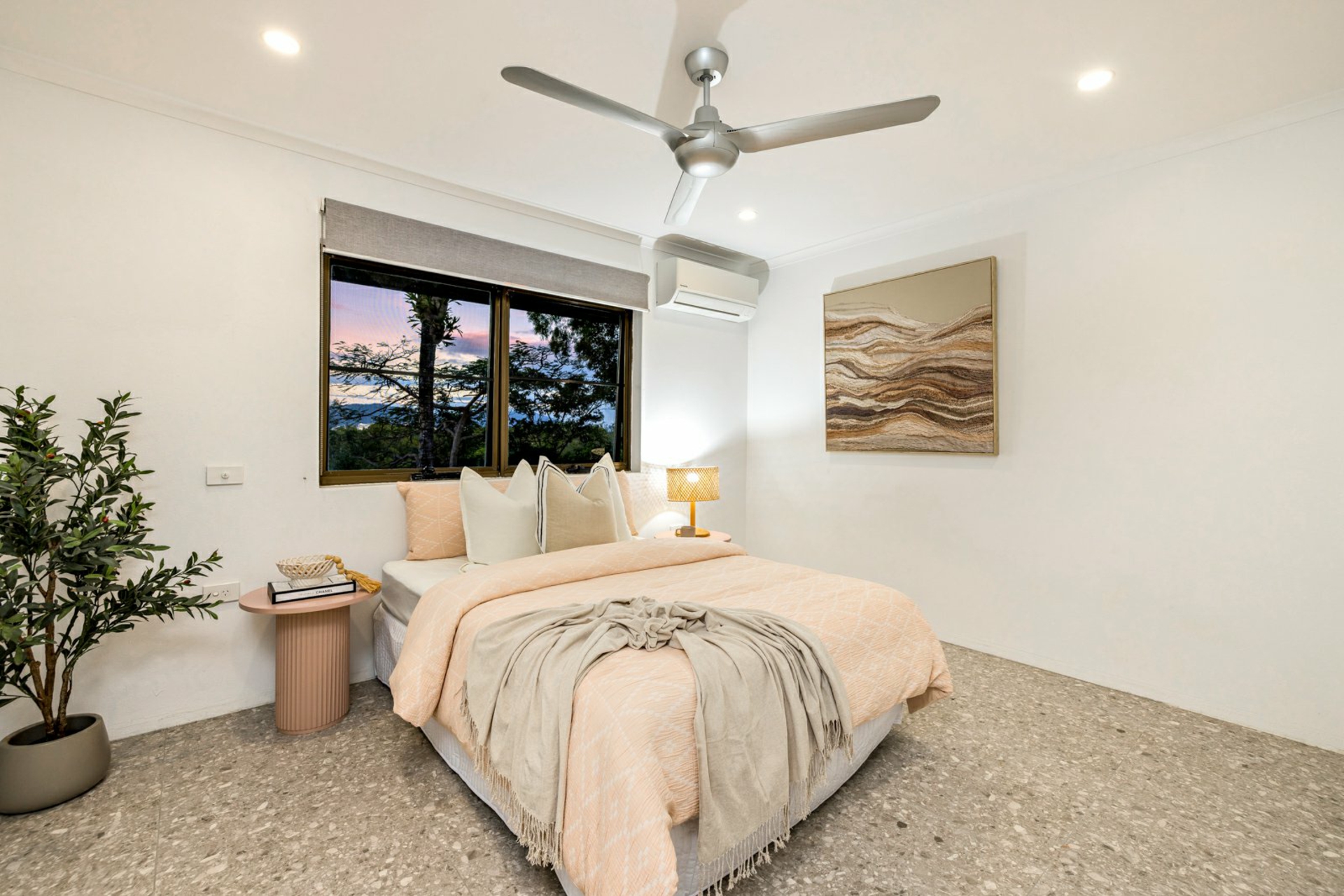 Unit 1/22-24 Collins Avenue — photo 13 of 25
