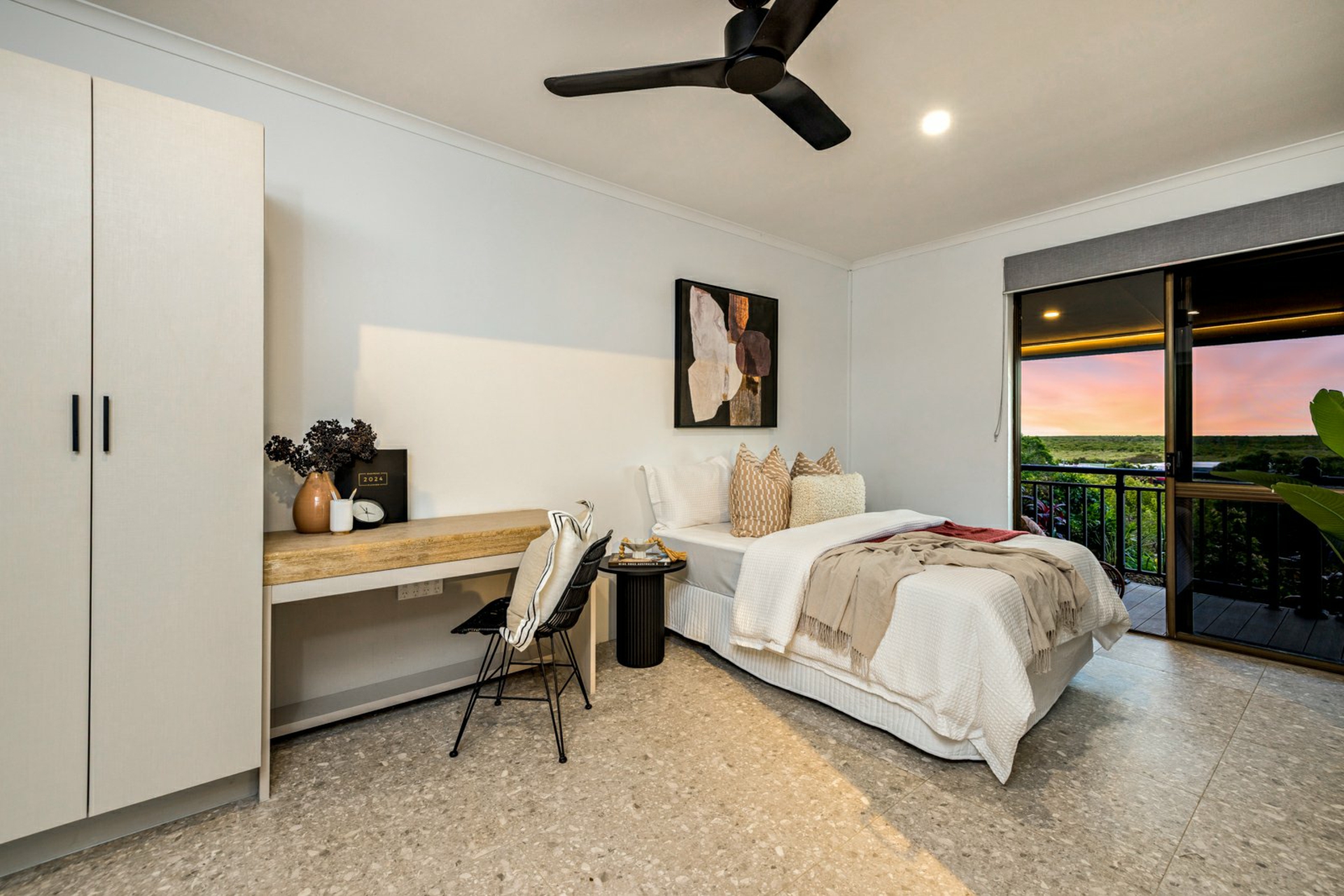 Unit 1/22-24 Collins Avenue — photo 17 of 25