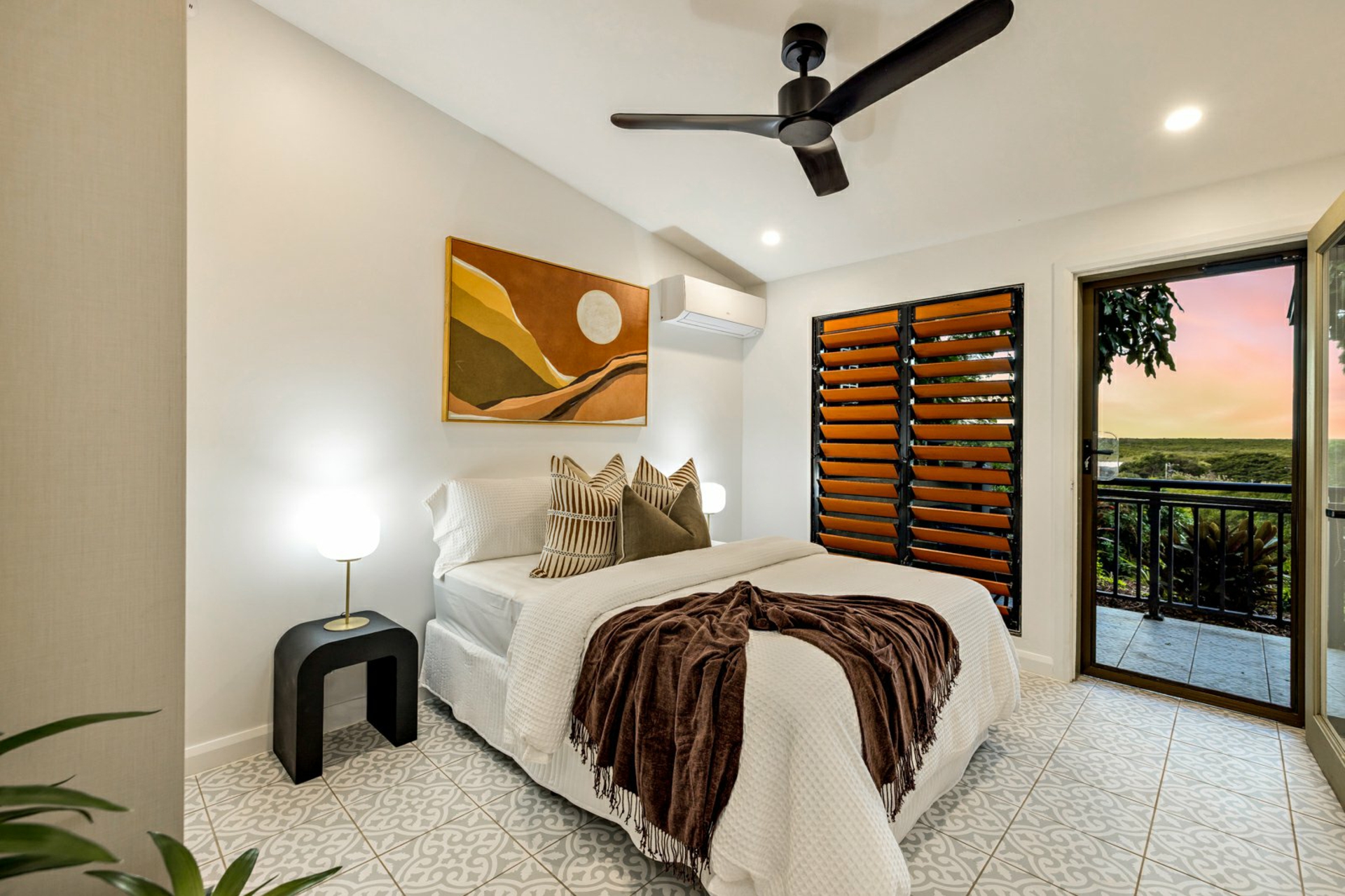 Unit 1/22-24 Collins Avenue — photo 21 of 25