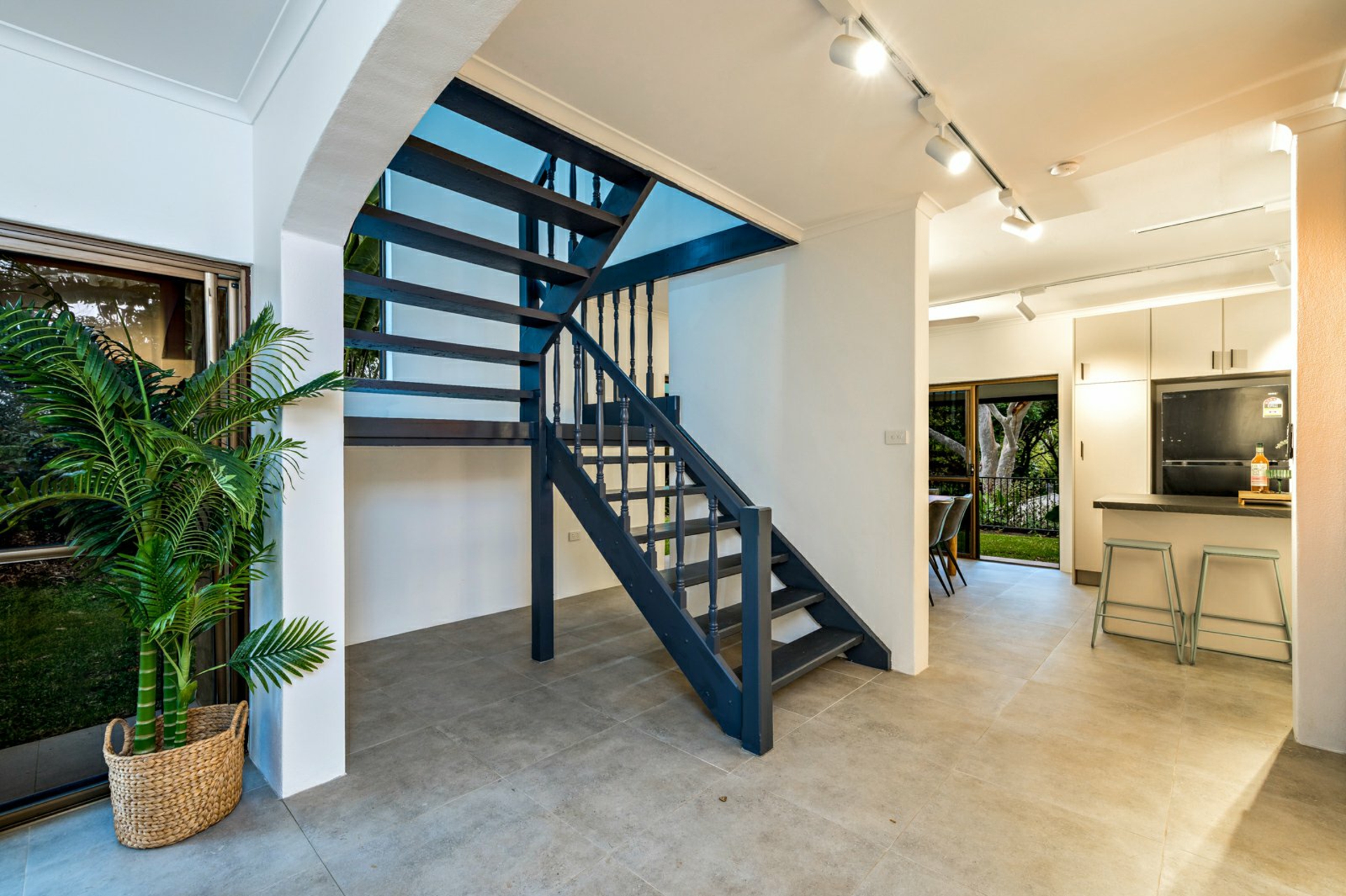 Unit 2/22-24 Collins Avenue — photo 6 of 19