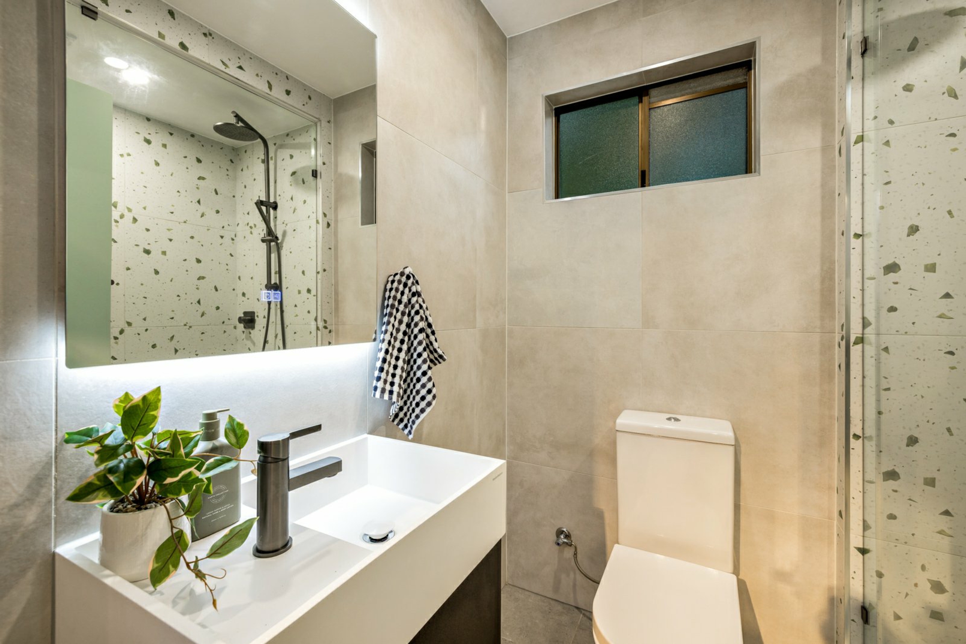 Unit 2/22-24 Collins Avenue — photo 17 of 19