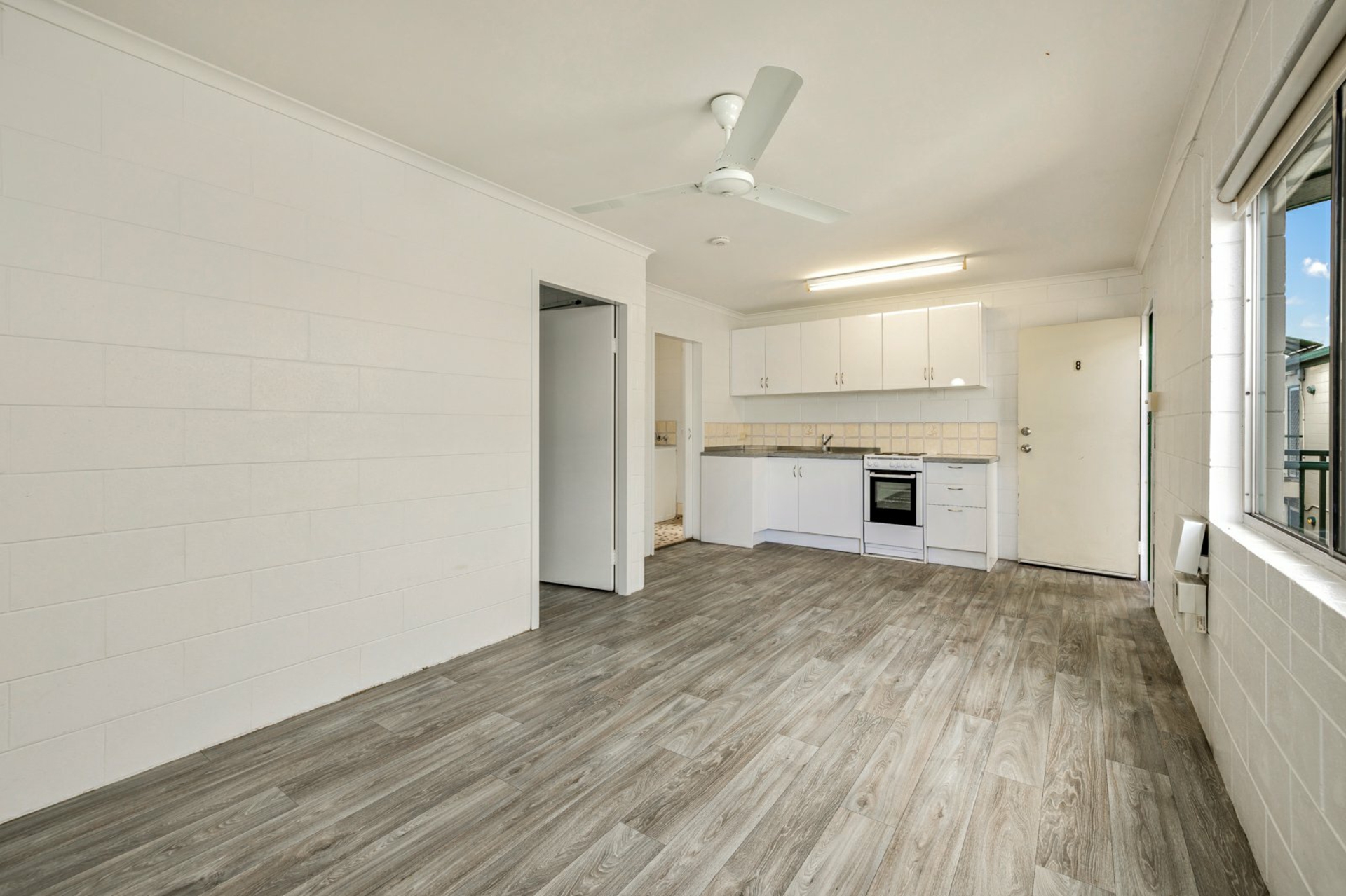8/122 Aumuller Street — photo from LJ Hooker Cairns Edge Hill