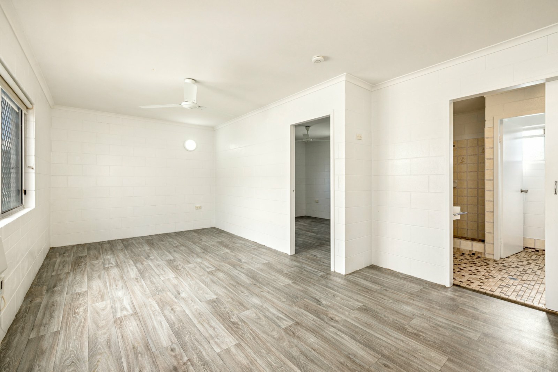 8/122 Aumuller Street — photo 3 of 9