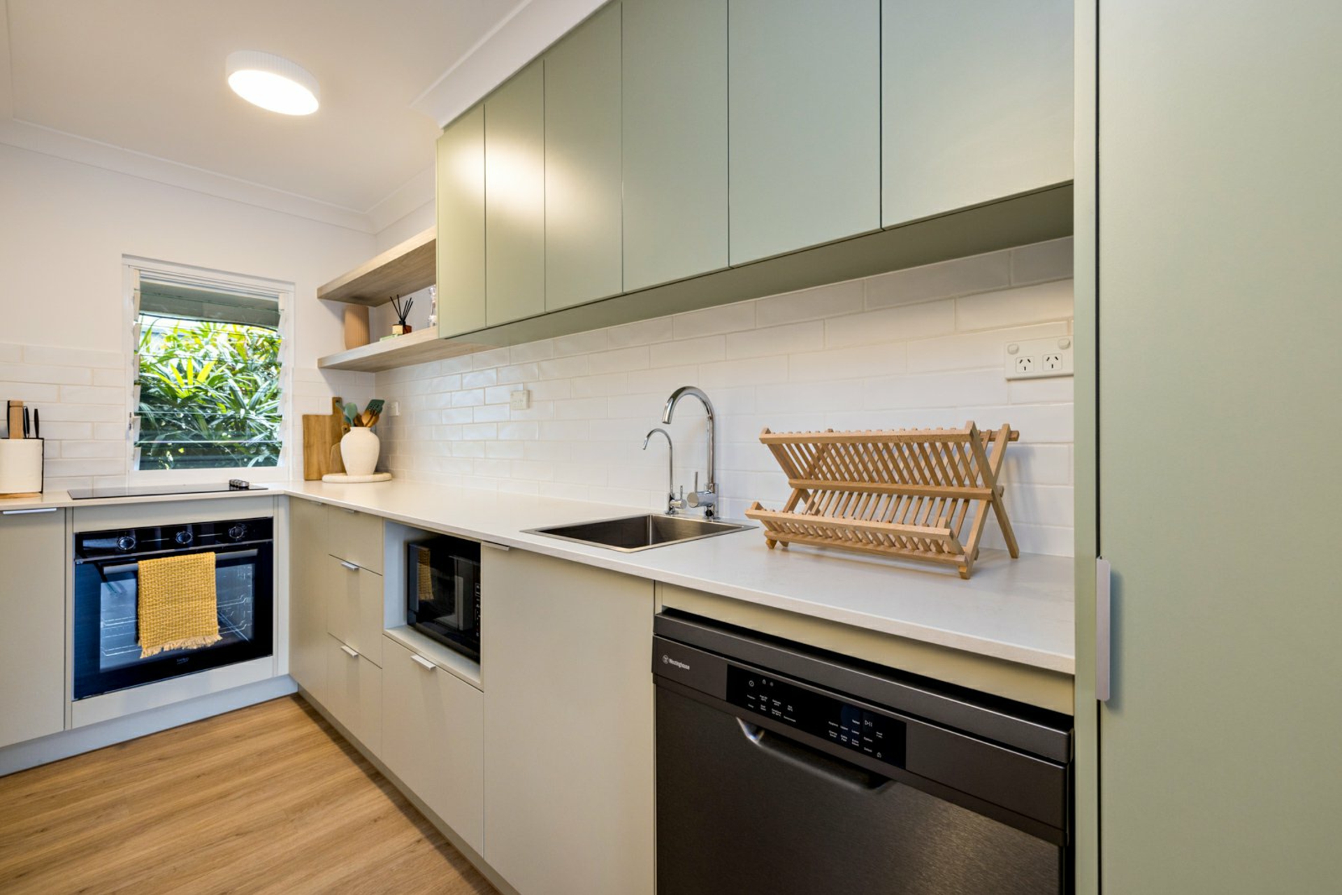 6/10 Crathern Close — photo 3 of 10