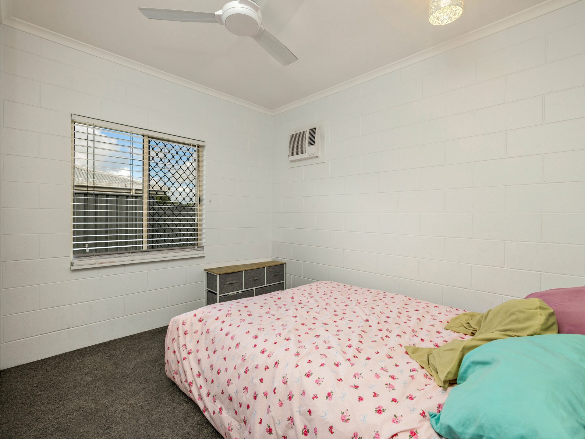 1/130 Robert Road — photo 6 of 8