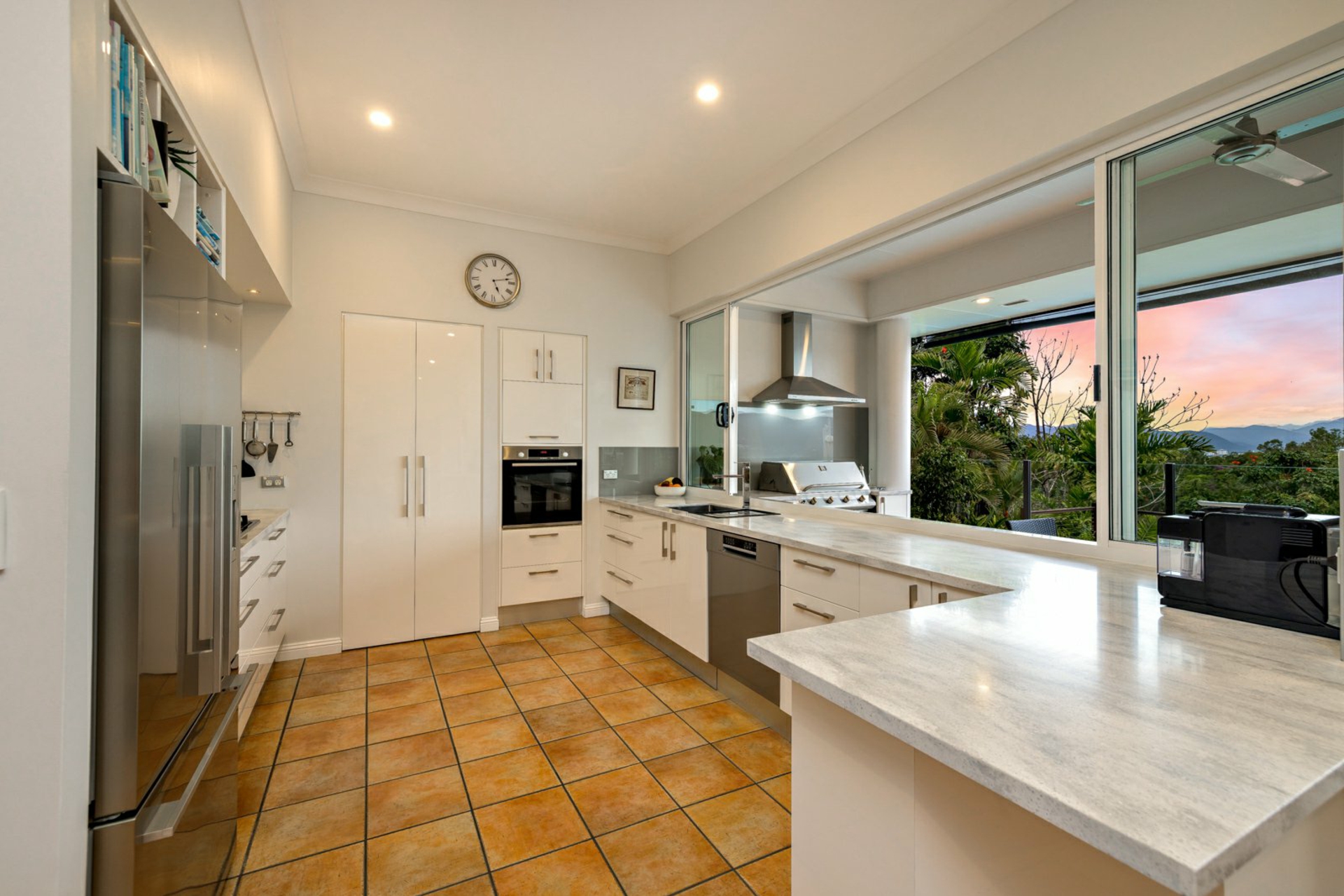 188 Macdonnell Street — photo 5 of 22