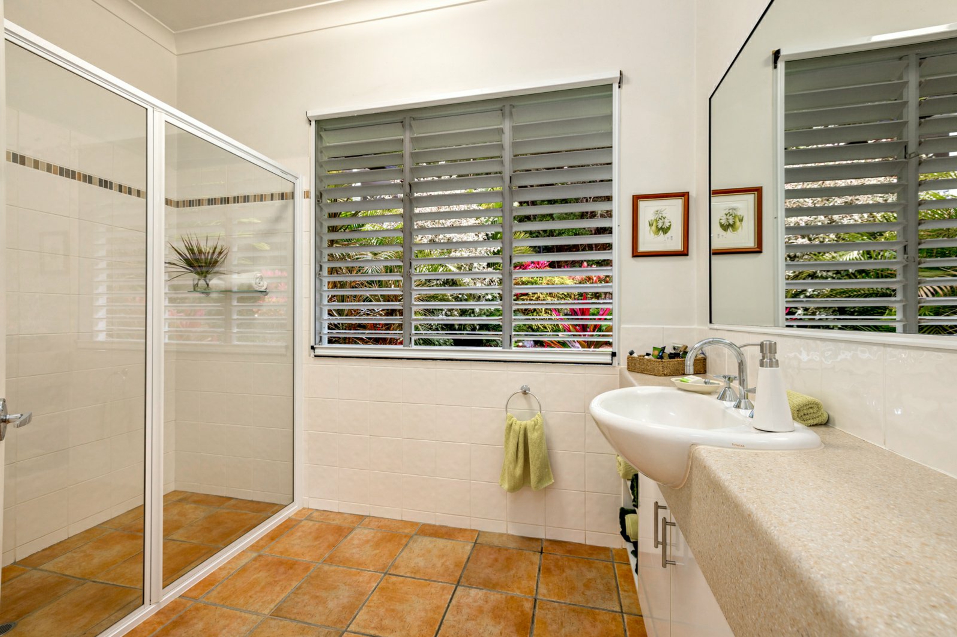 188 Macdonnell Street — photo 15 of 22