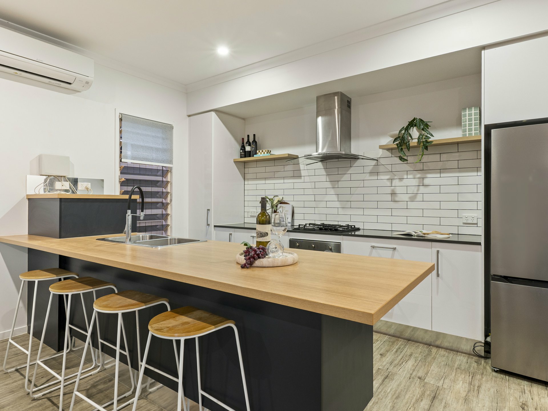 107A Woodward Street — photo 3 of 16