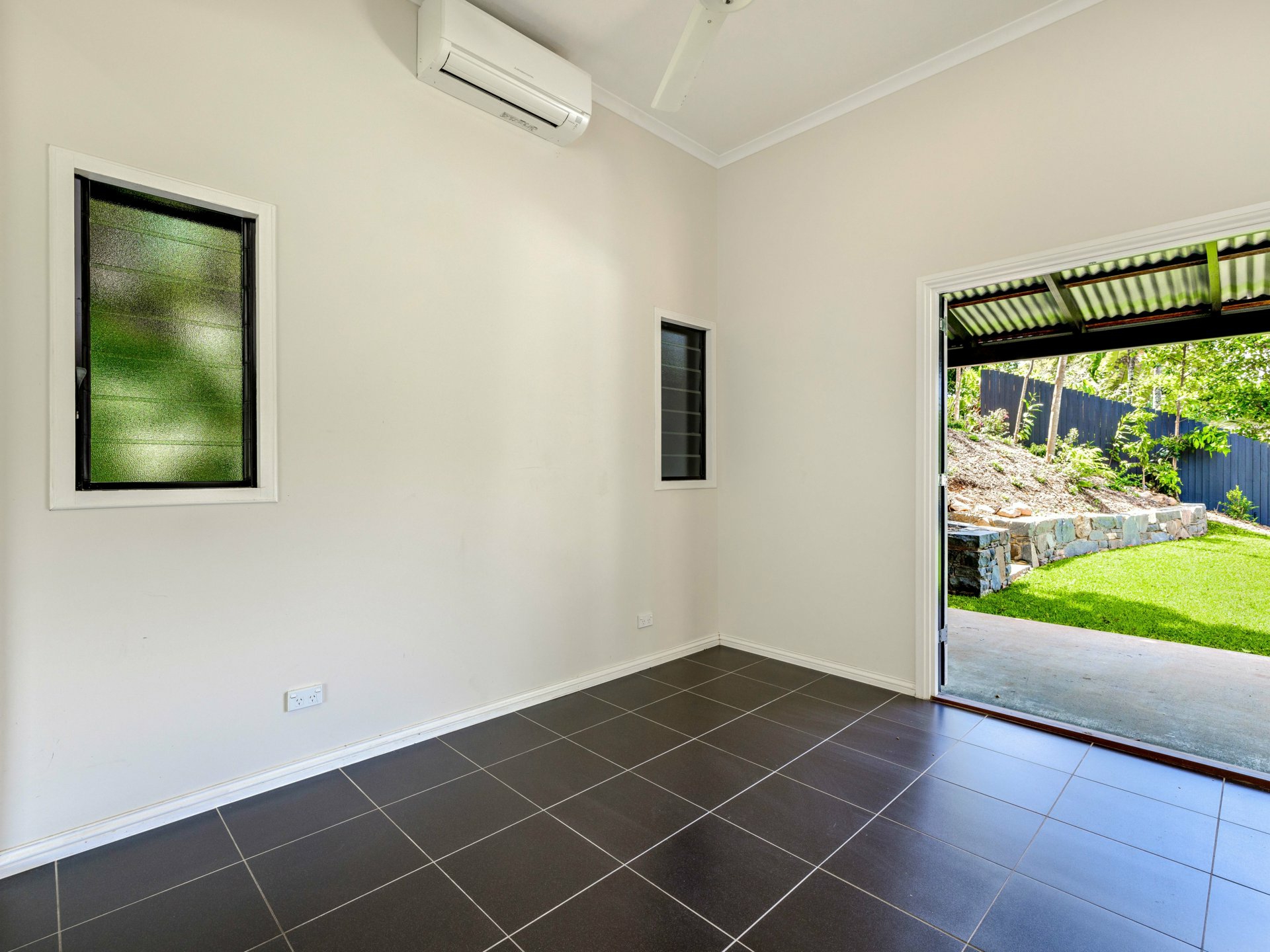 28 Friend Street — photo 11 of 14