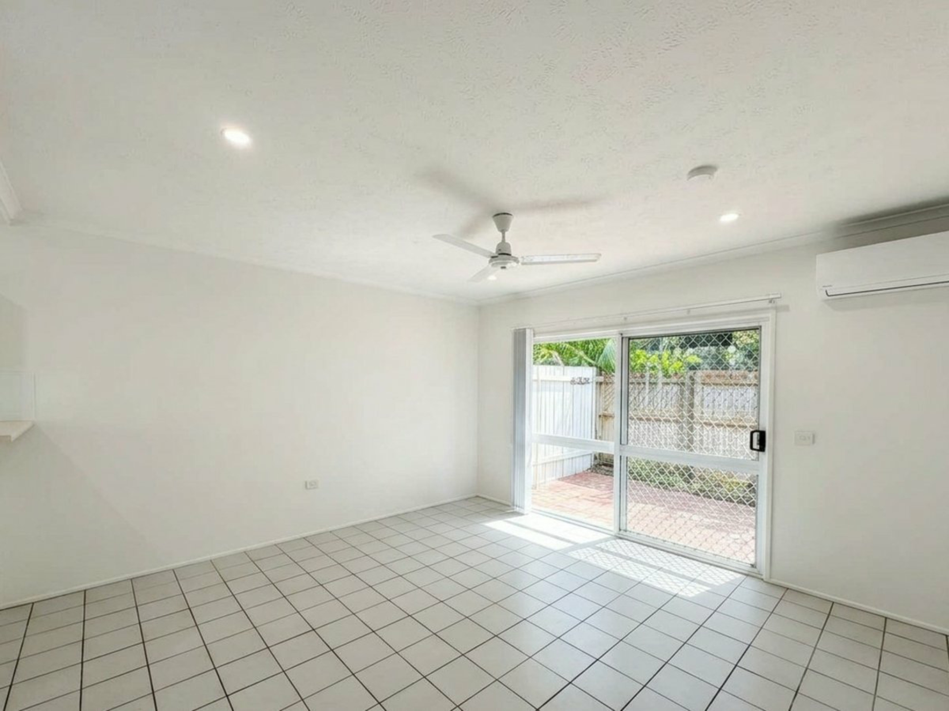 3/462-464 McCoombe Street — photo 3 of 8