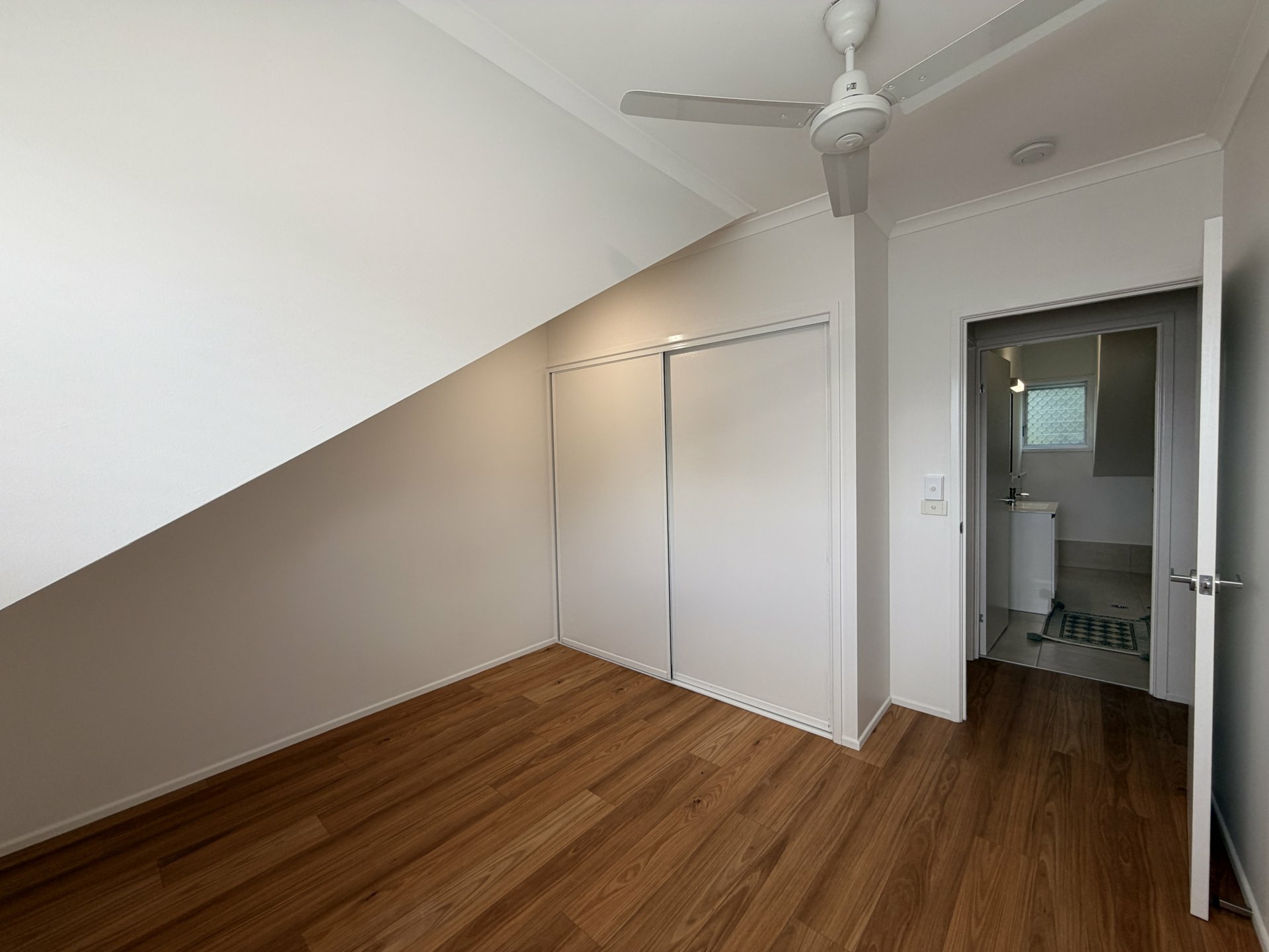 3/462-464 McCoombe Street — photo 5 of 8