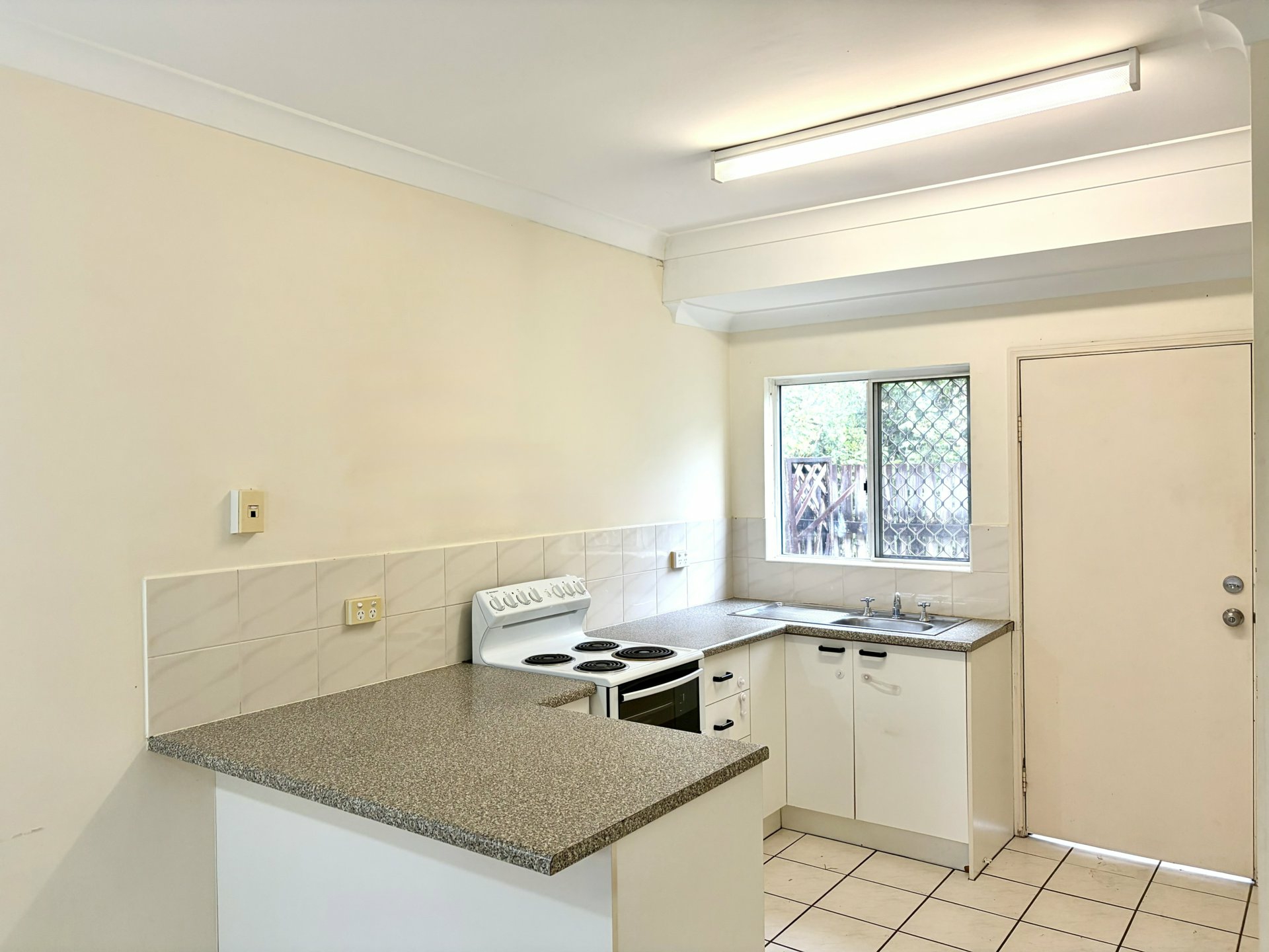 3/364 McCoombe Street — photo 2 of 6