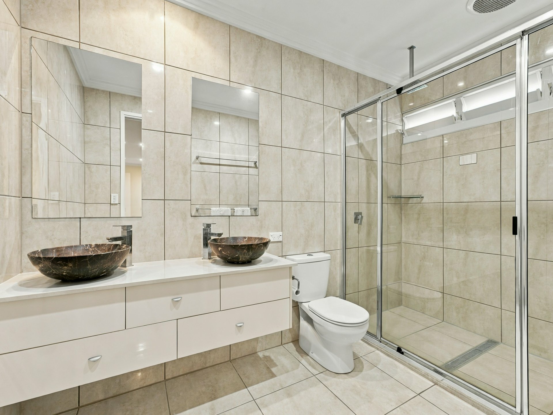 7 Bellevue Crescent — photo 14 of 22