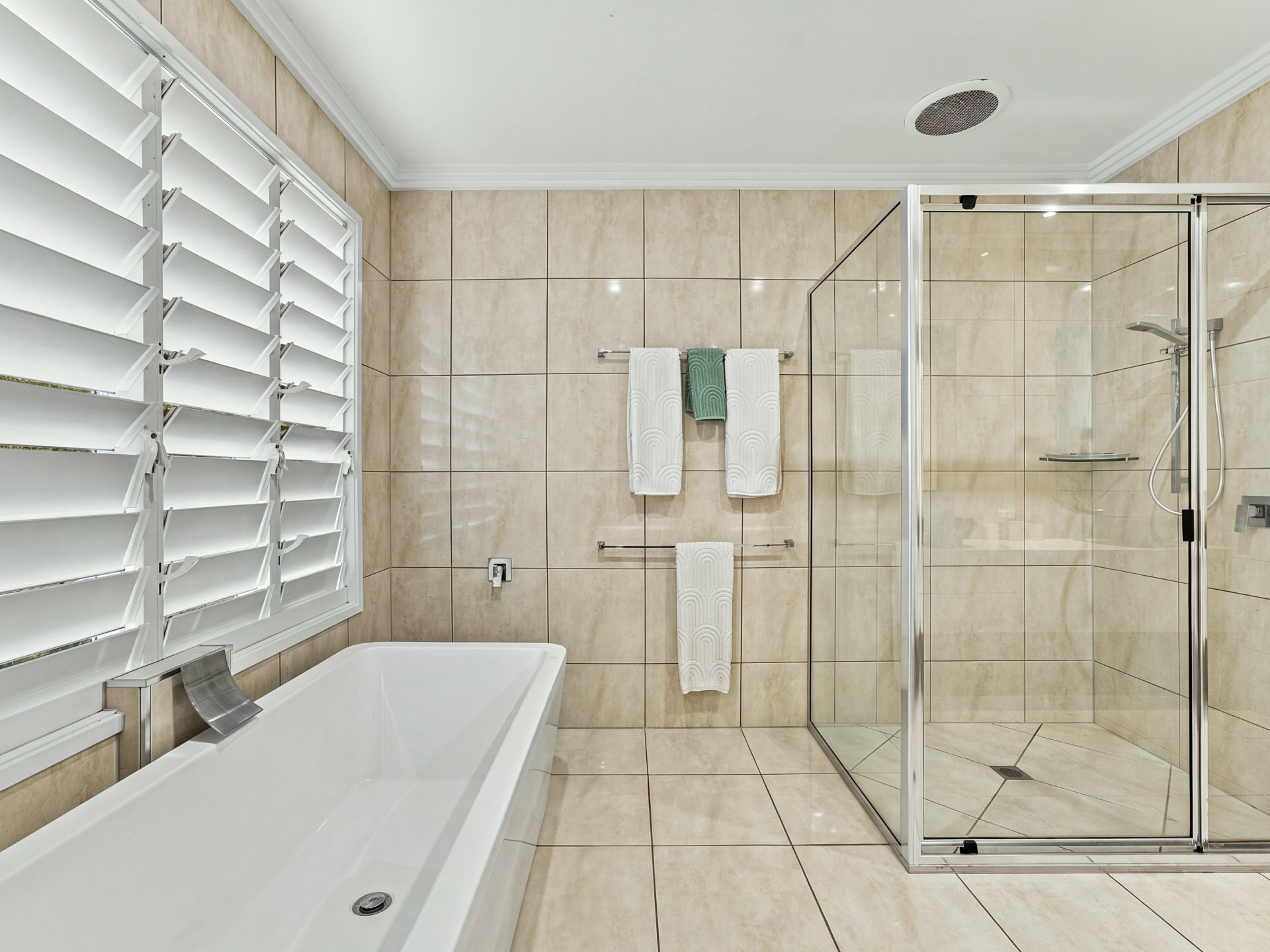 7 Bellevue Crescent — photo 17 of 22