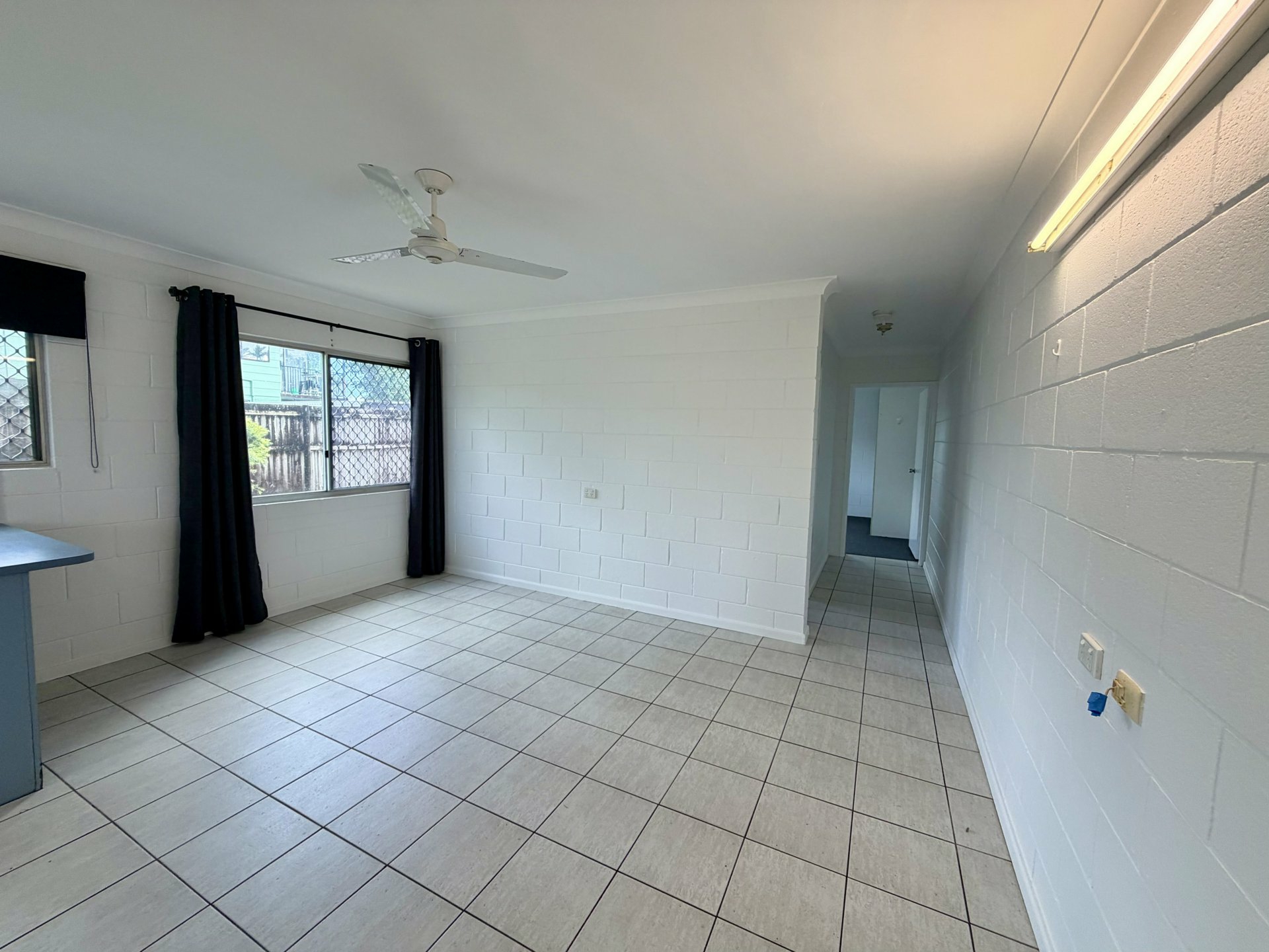 4/15-17 Curtin Street — photo 3 of 7