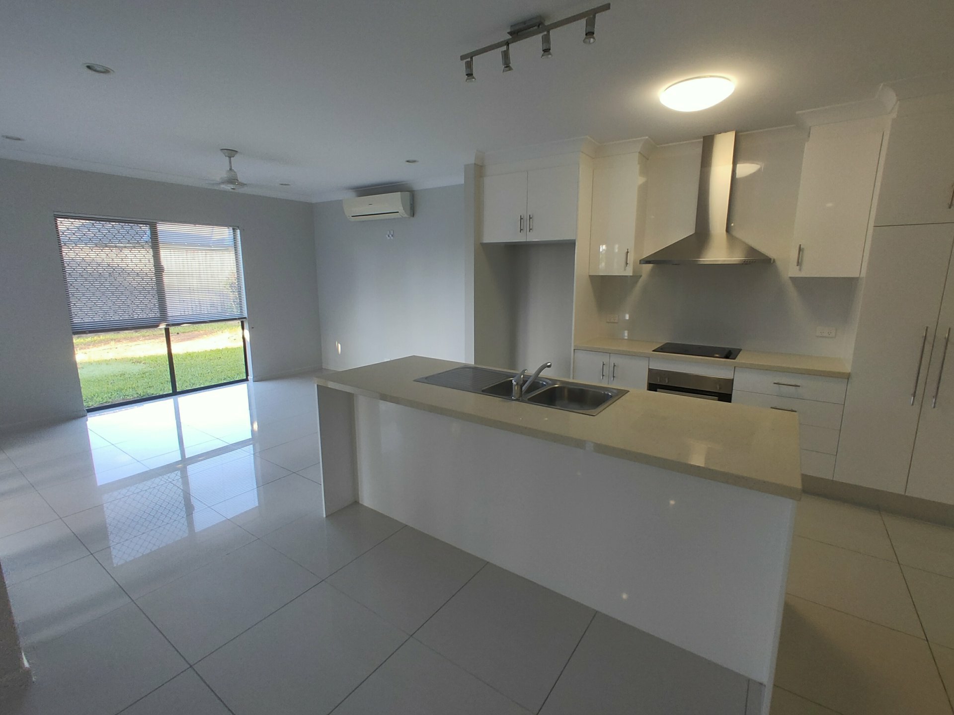 17 Woodlock Drive — photo 3 of 10