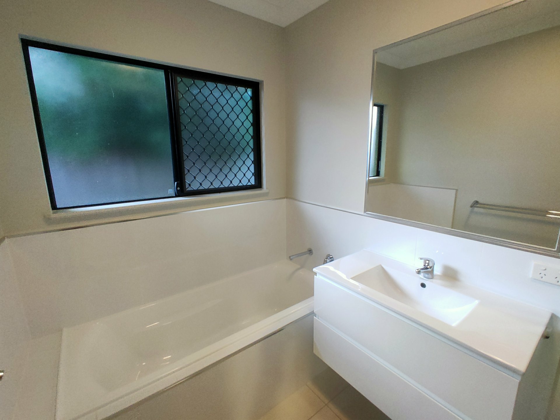 17 Woodlock Drive — photo 6 of 10