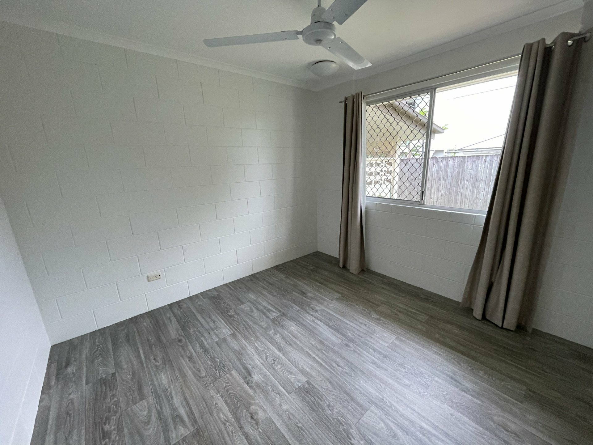 1/133 Russell Street — photo 6 of 9