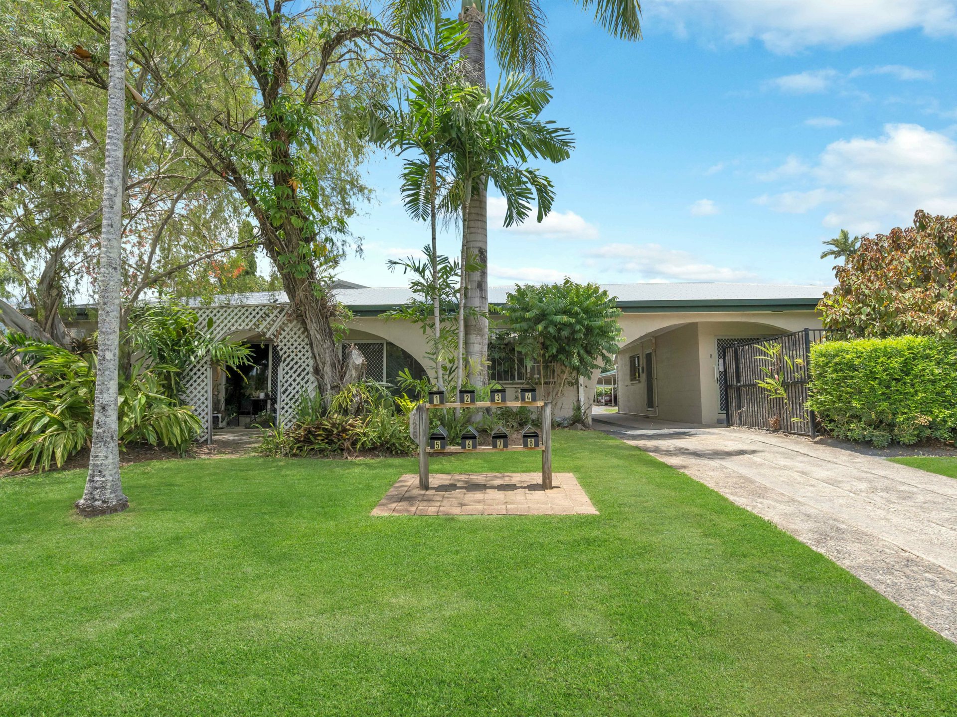 5/126 Greenslopes Street — photo from LJ Hooker Cairns Edge Hill