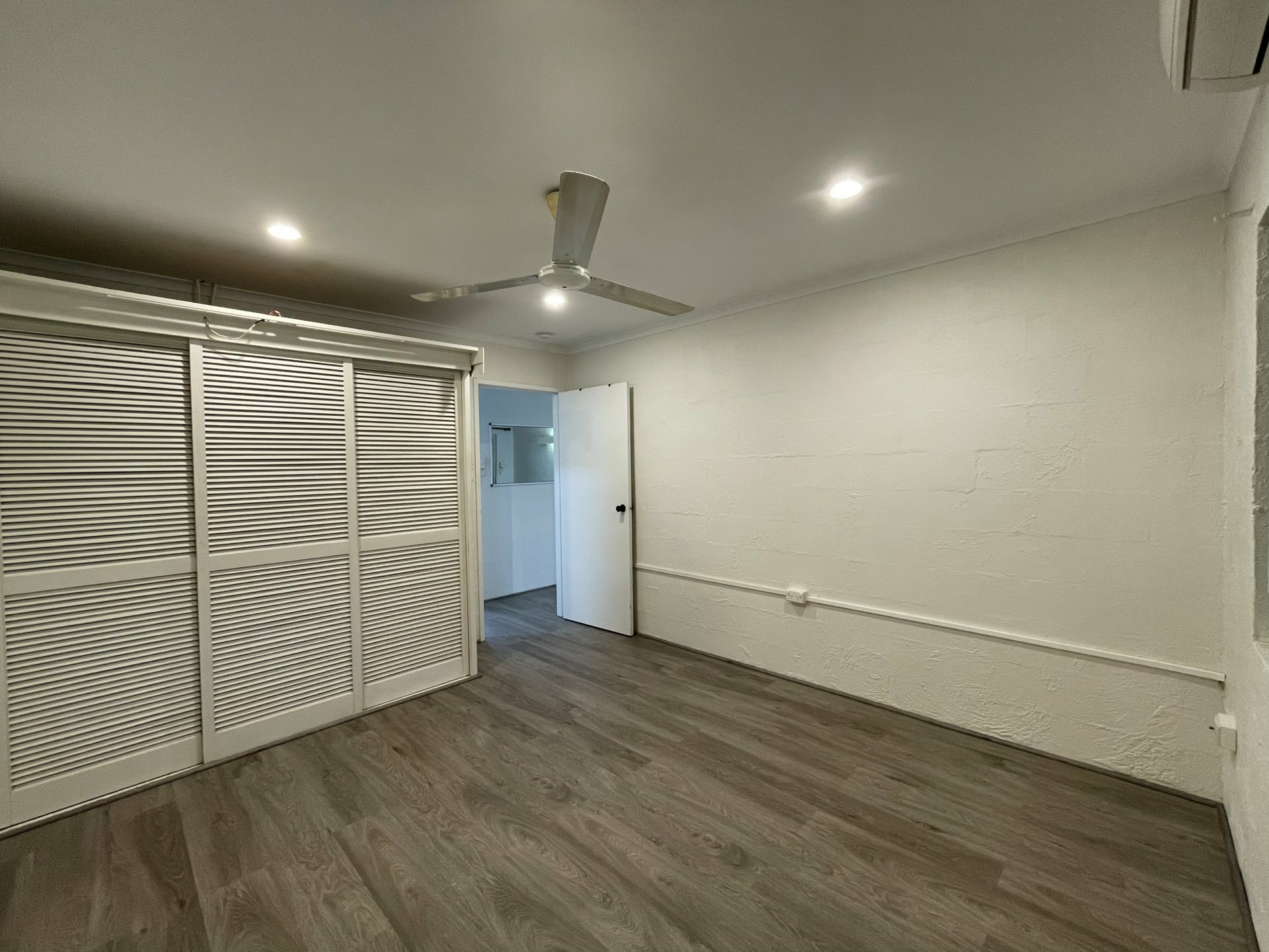 5/126 Greenslopes Street — photo 5 of 7
