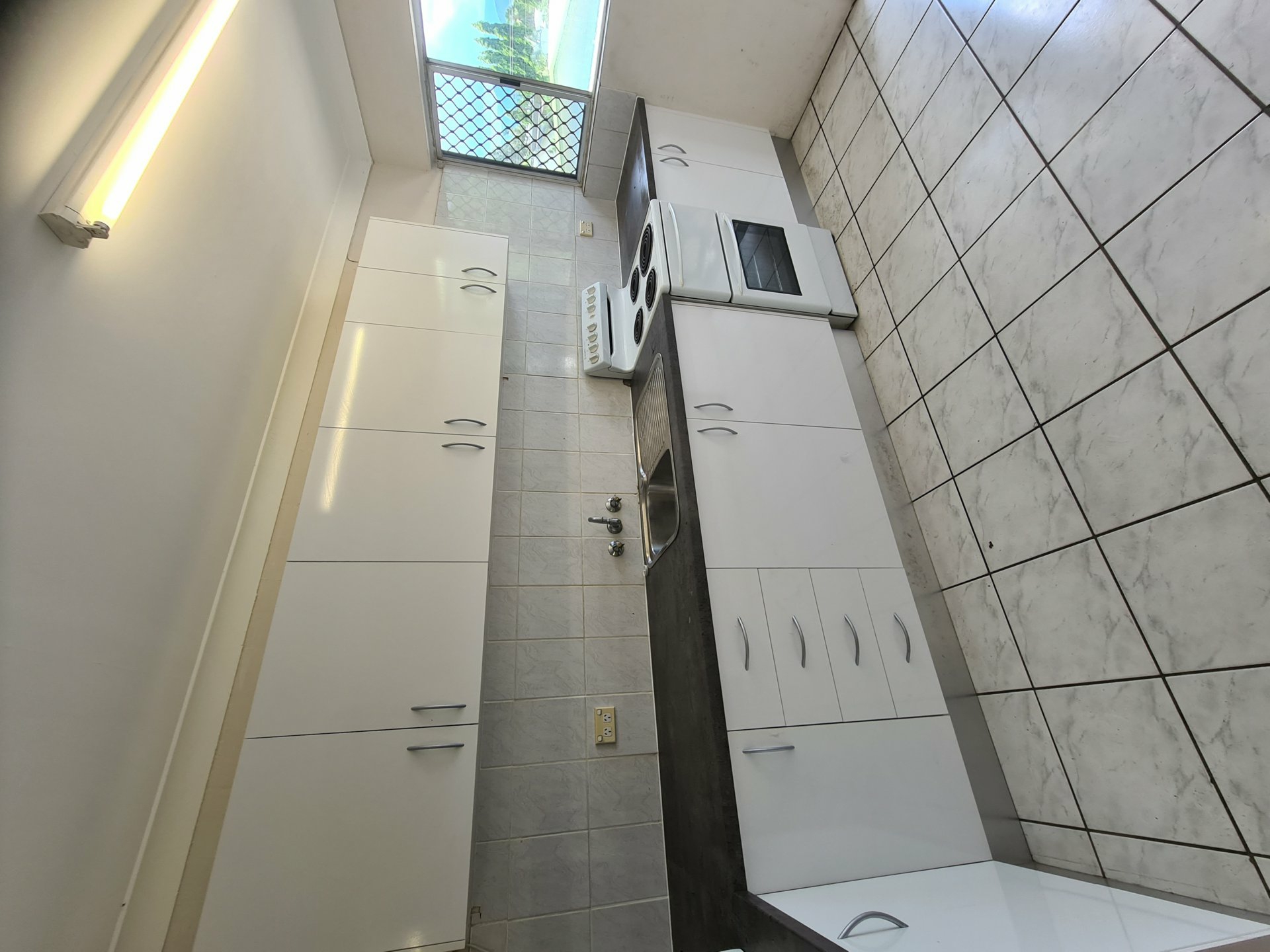 7/5 Curtin Street — photo 2 of 5
