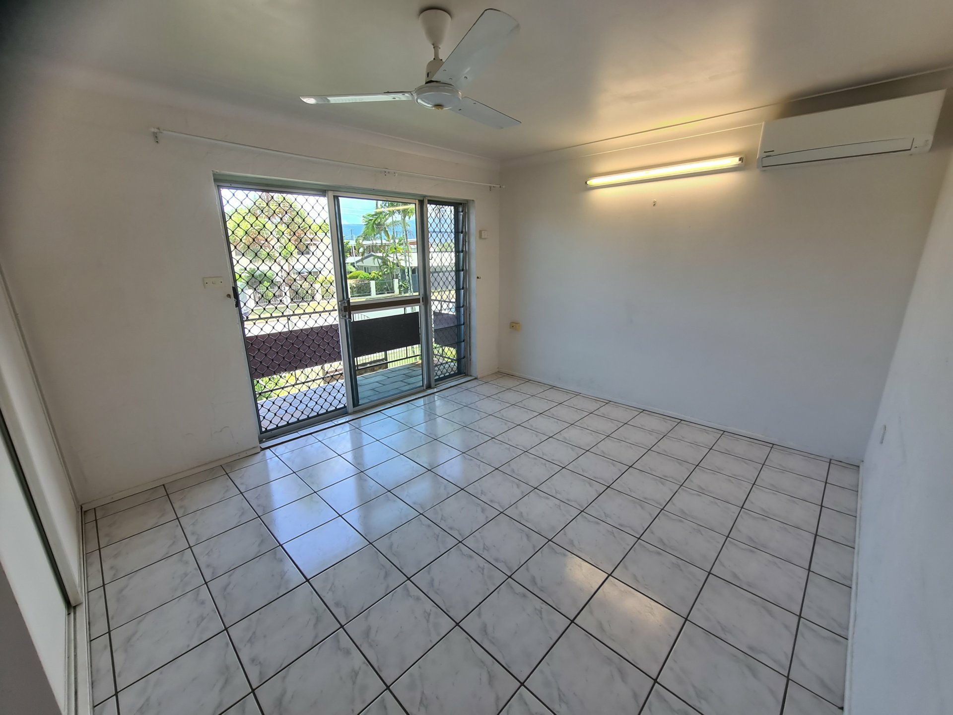 7/5 Curtin Street — photo 4 of 5
