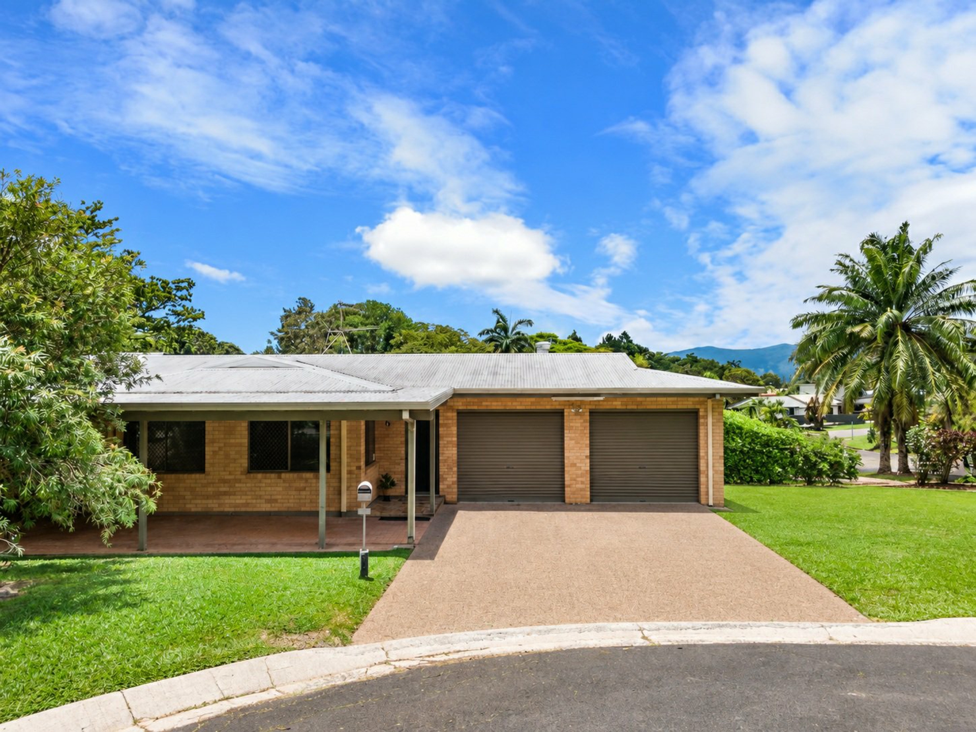 3 Curlew Court — photo from LJ Hooker Cairns Edge Hill