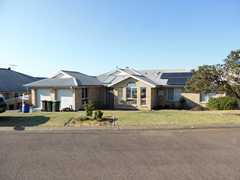 3 Birch Grove, ABERGLASSLYN