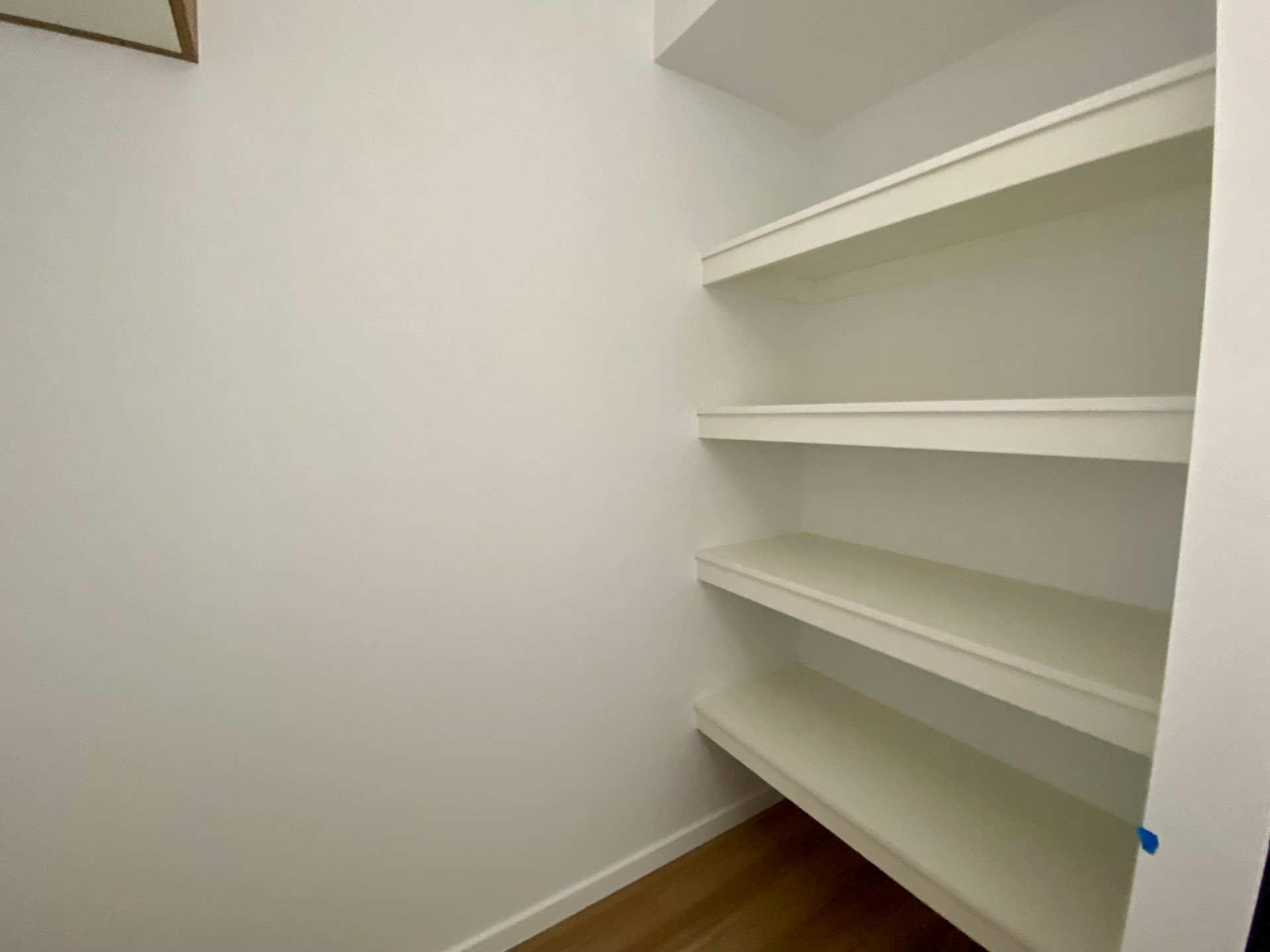 18 Hook Lane, BANYA