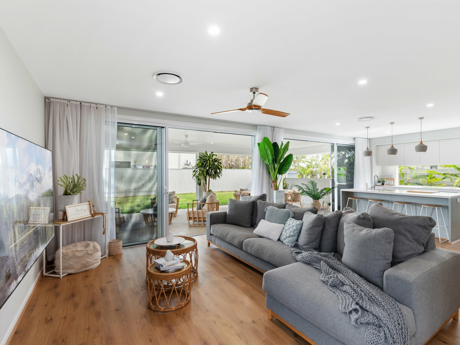 2 Charleston Crescent, BARINGA