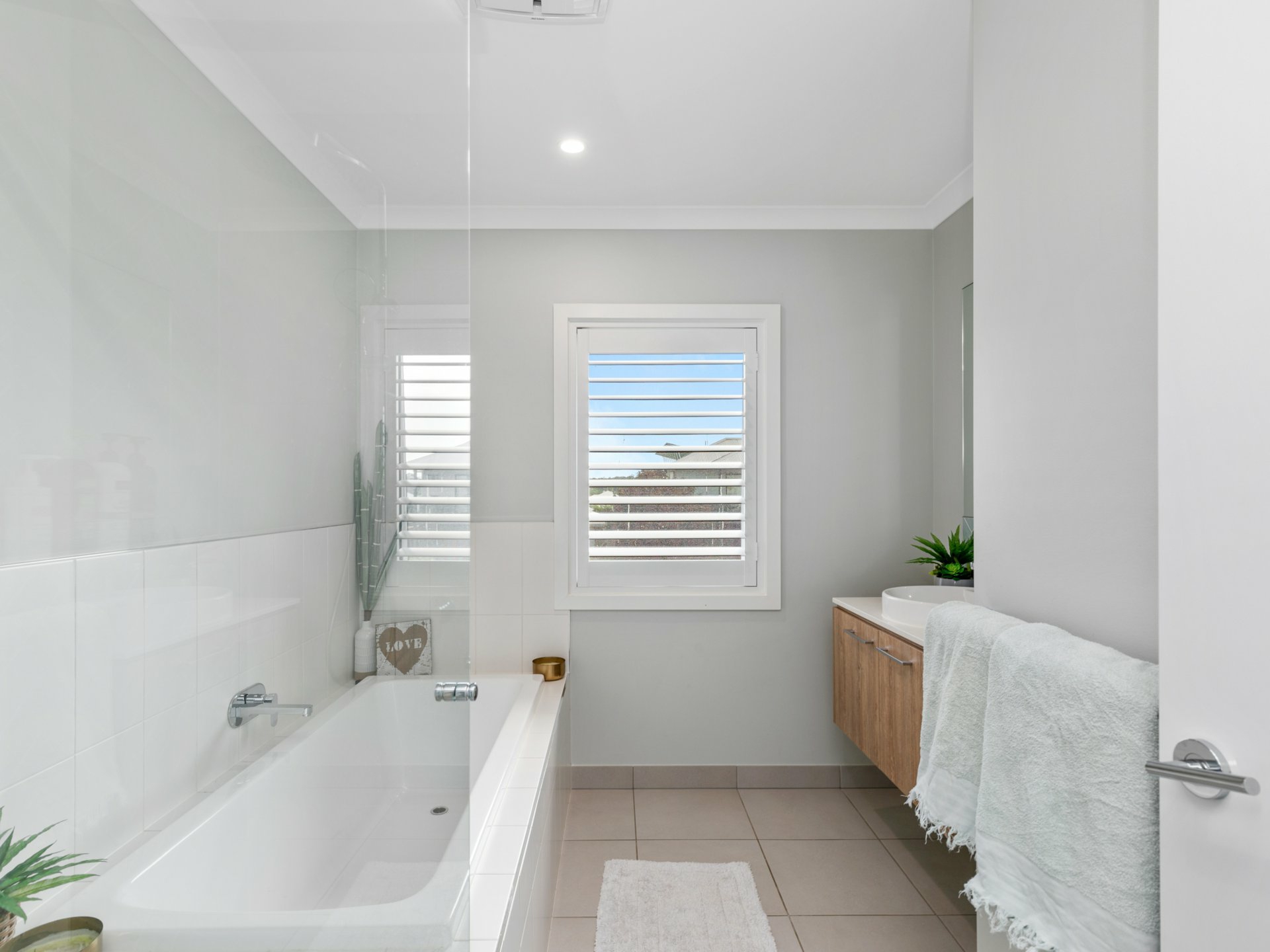 2 Charleston Crescent, BARINGA