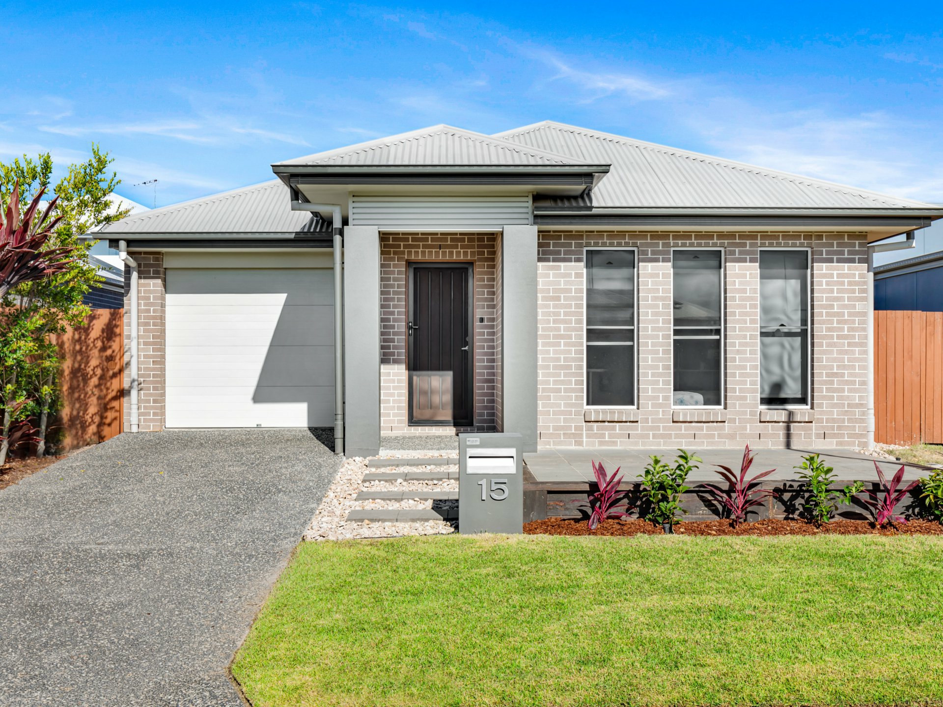 15 Wood Crescent, Baringa