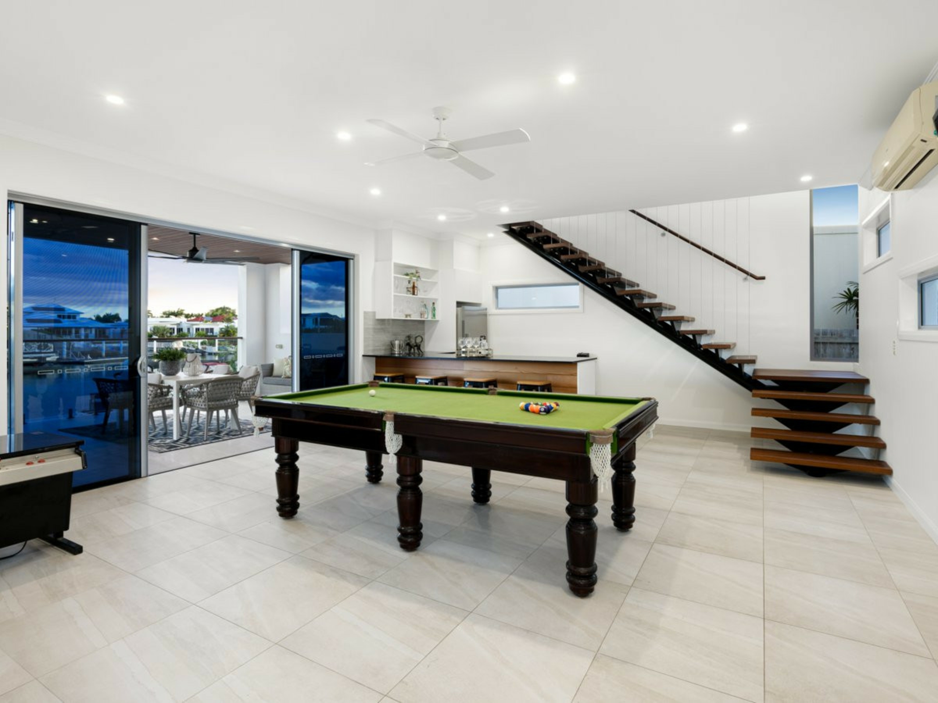 3 Sea Glint Place, PELICAN WATERS