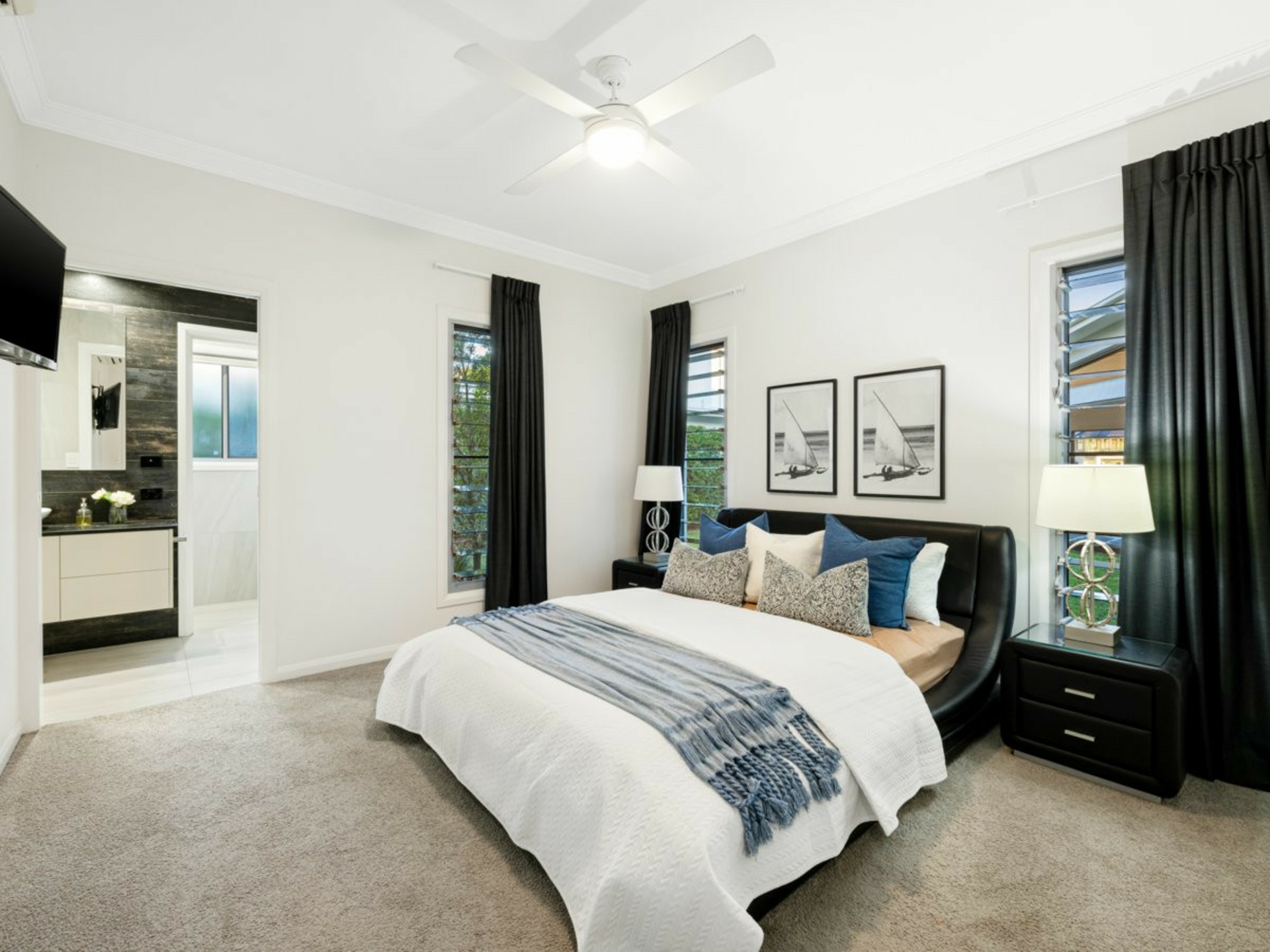 3 Sea Glint Place, PELICAN WATERS