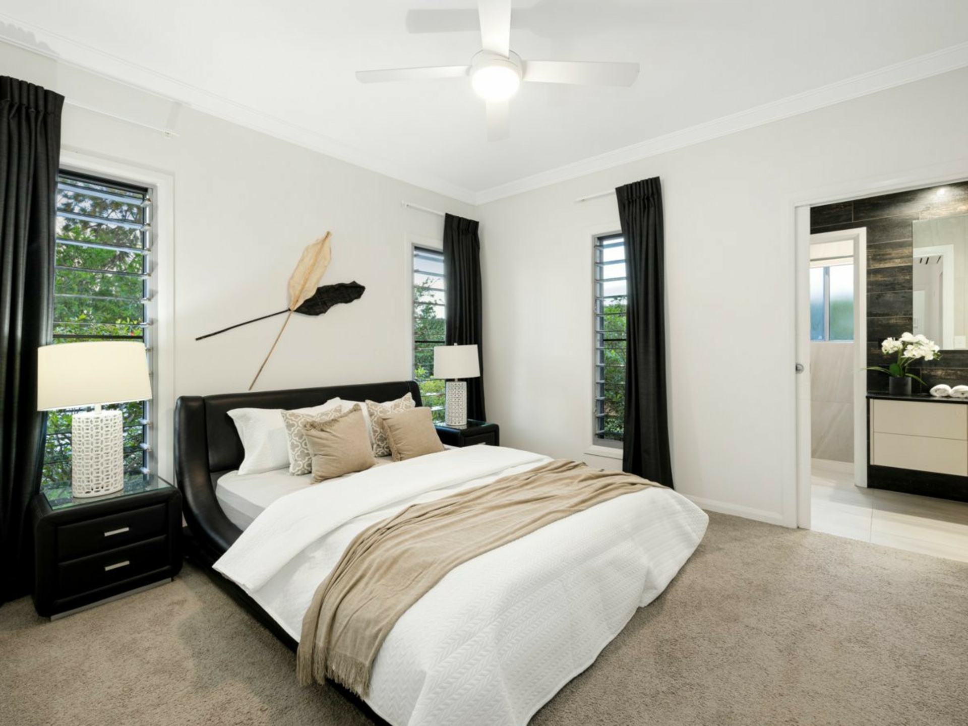 3 Sea Glint Place, PELICAN WATERS