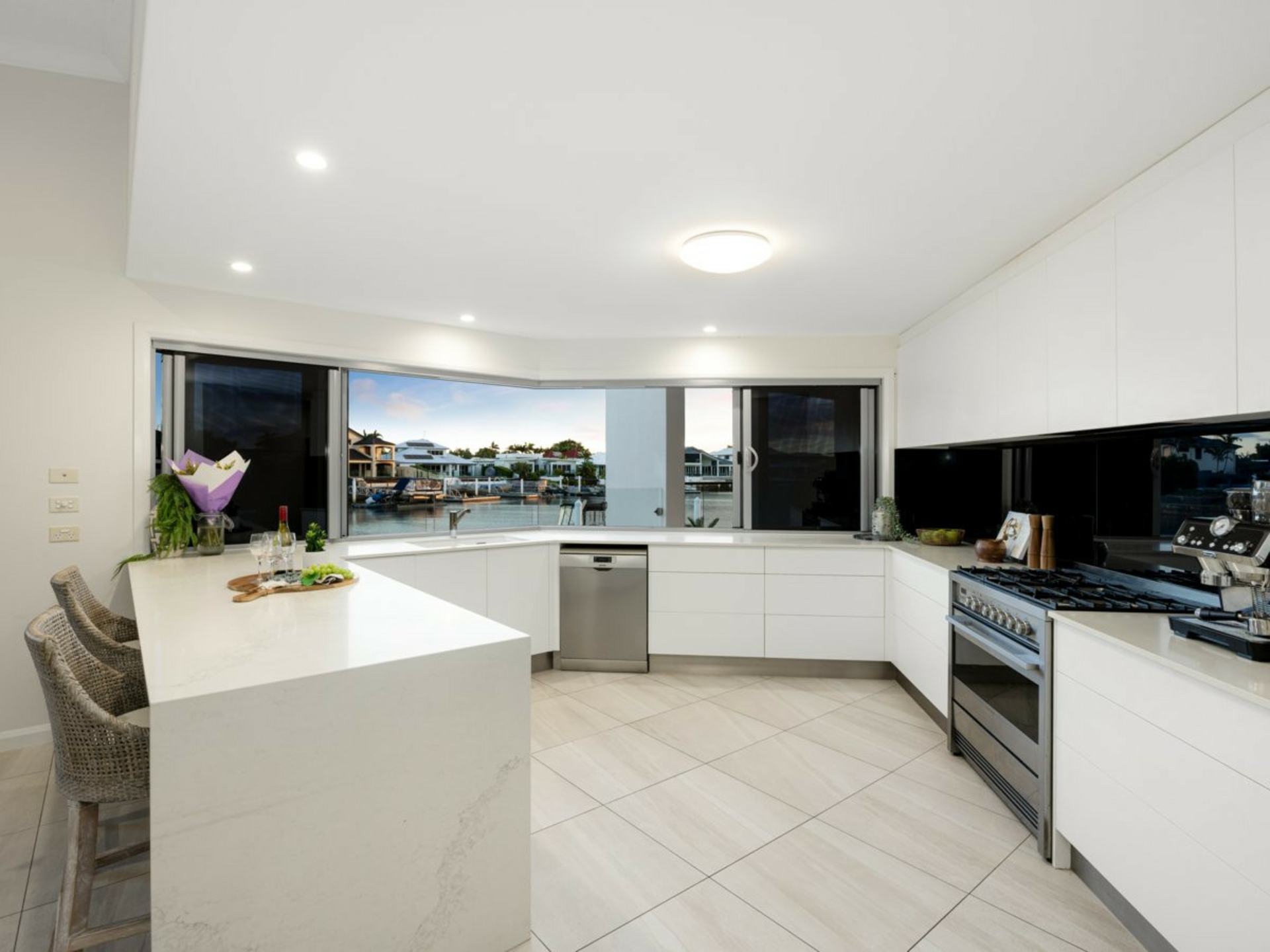 3 Sea Glint Place, PELICAN WATERS