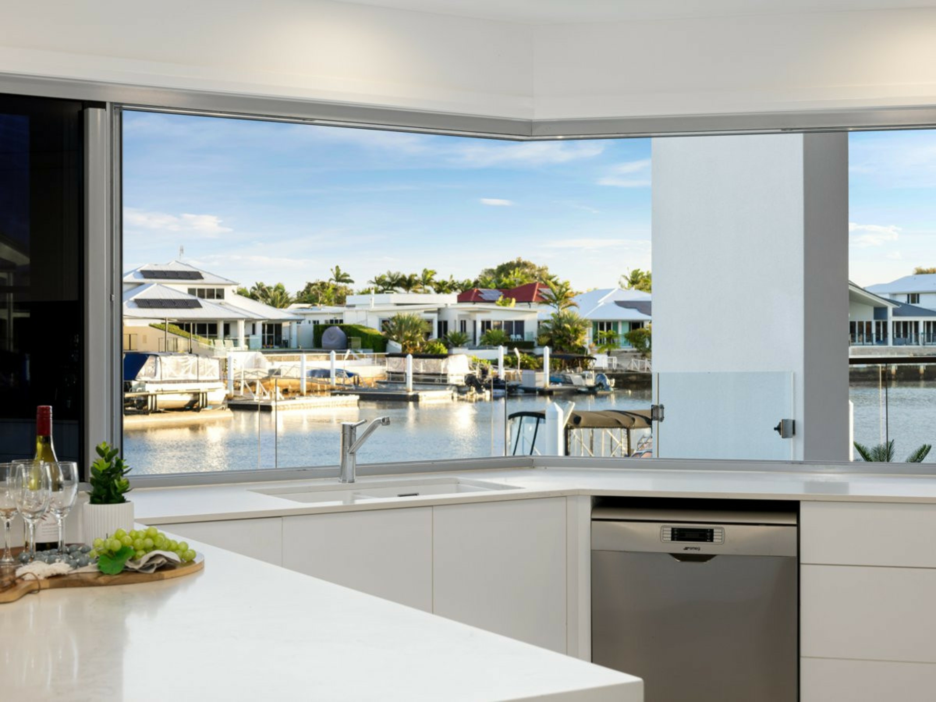 3 Sea Glint Place, PELICAN WATERS