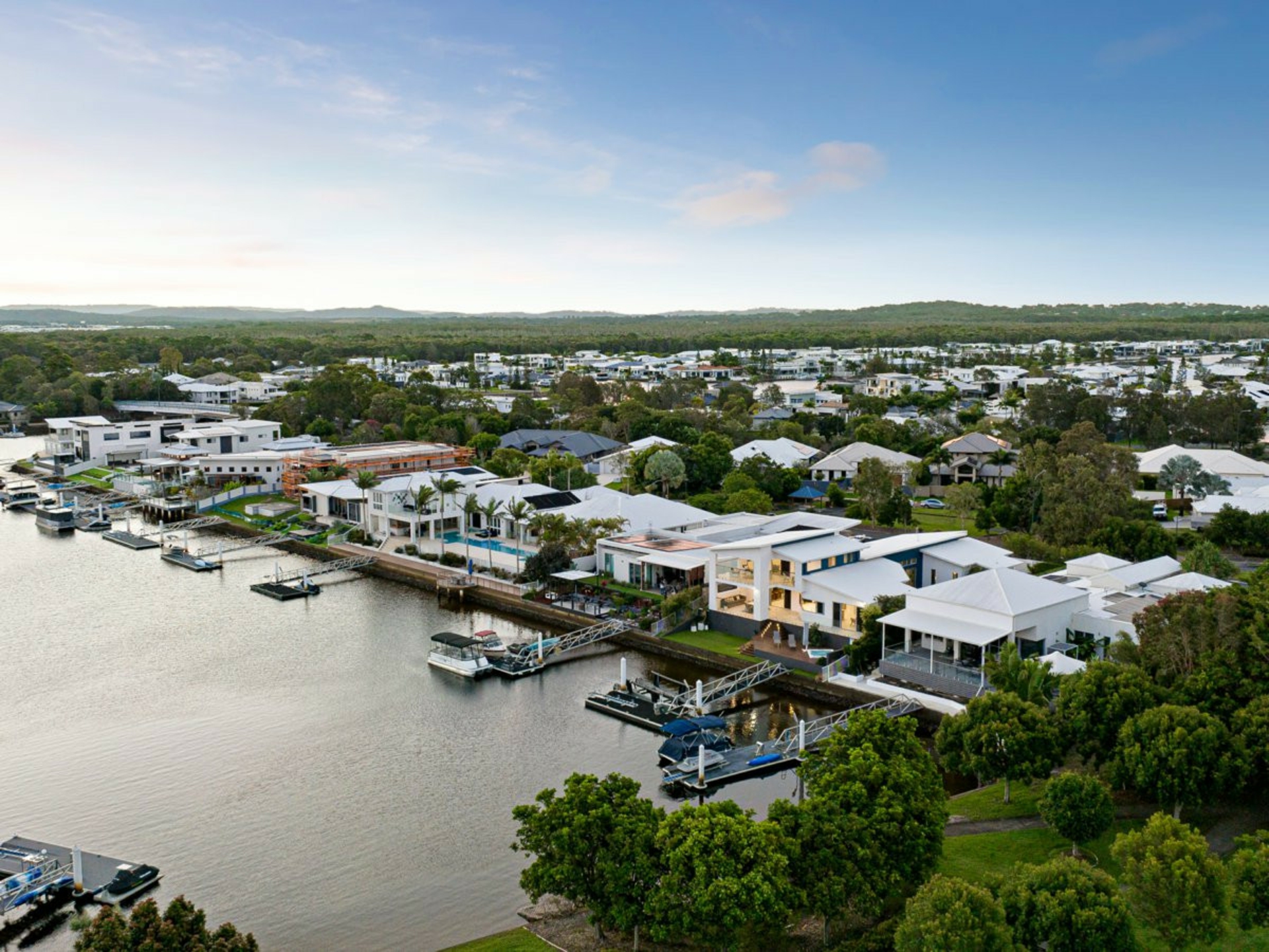 3 Sea Glint Place, PELICAN WATERS