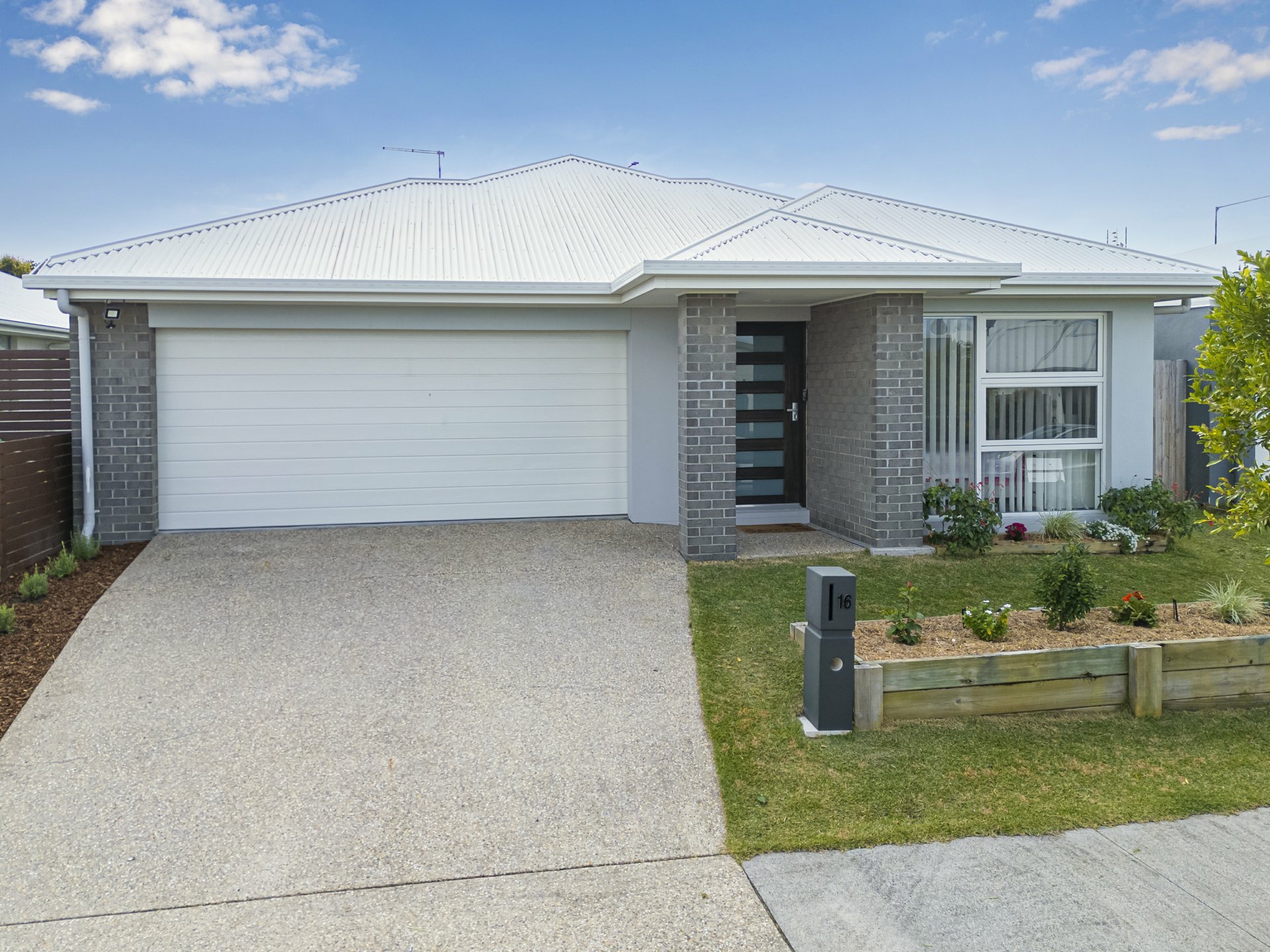 16 Wishart Crescent, Baringa