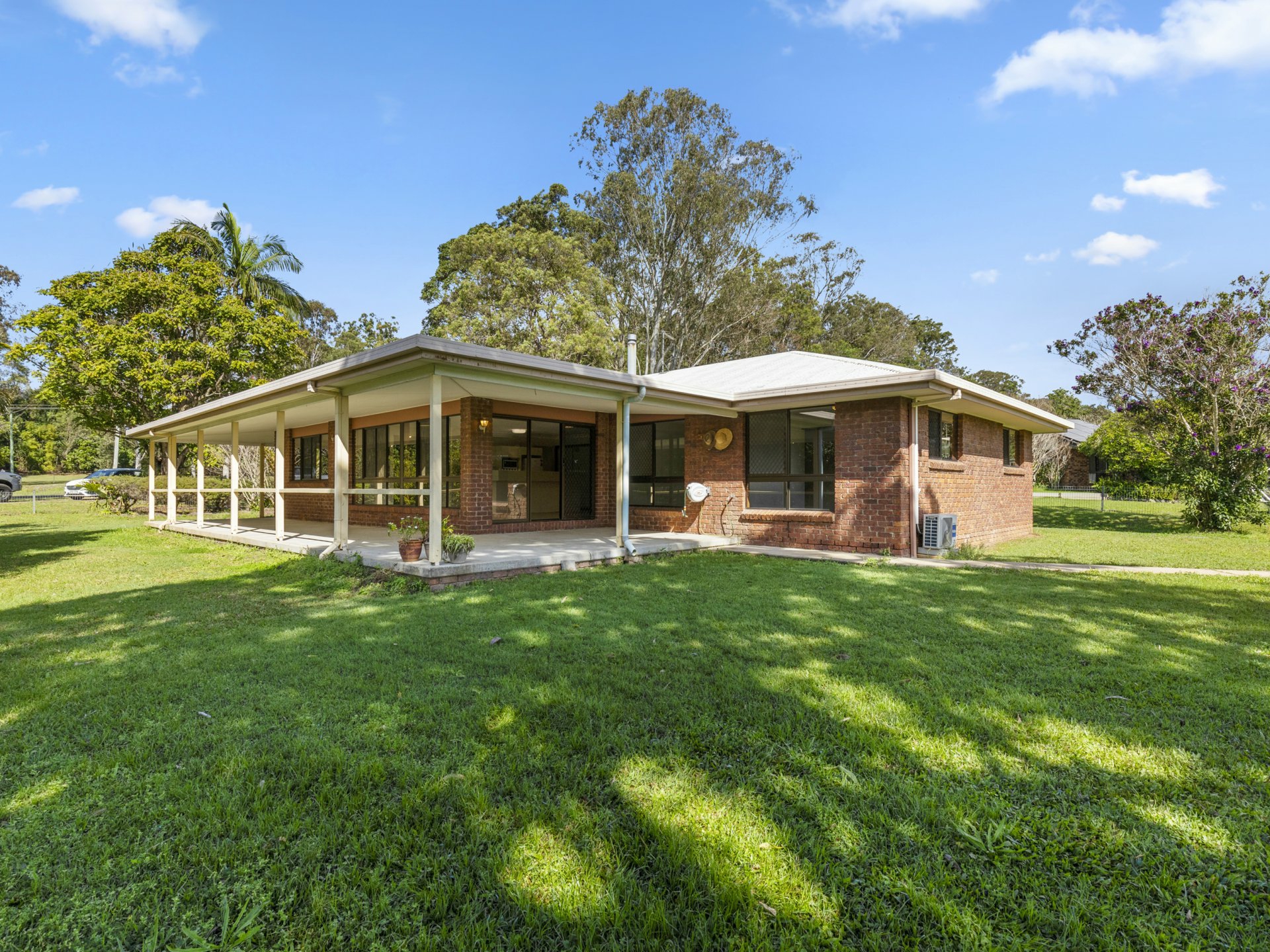 180 Connection Road, GLENVIEW