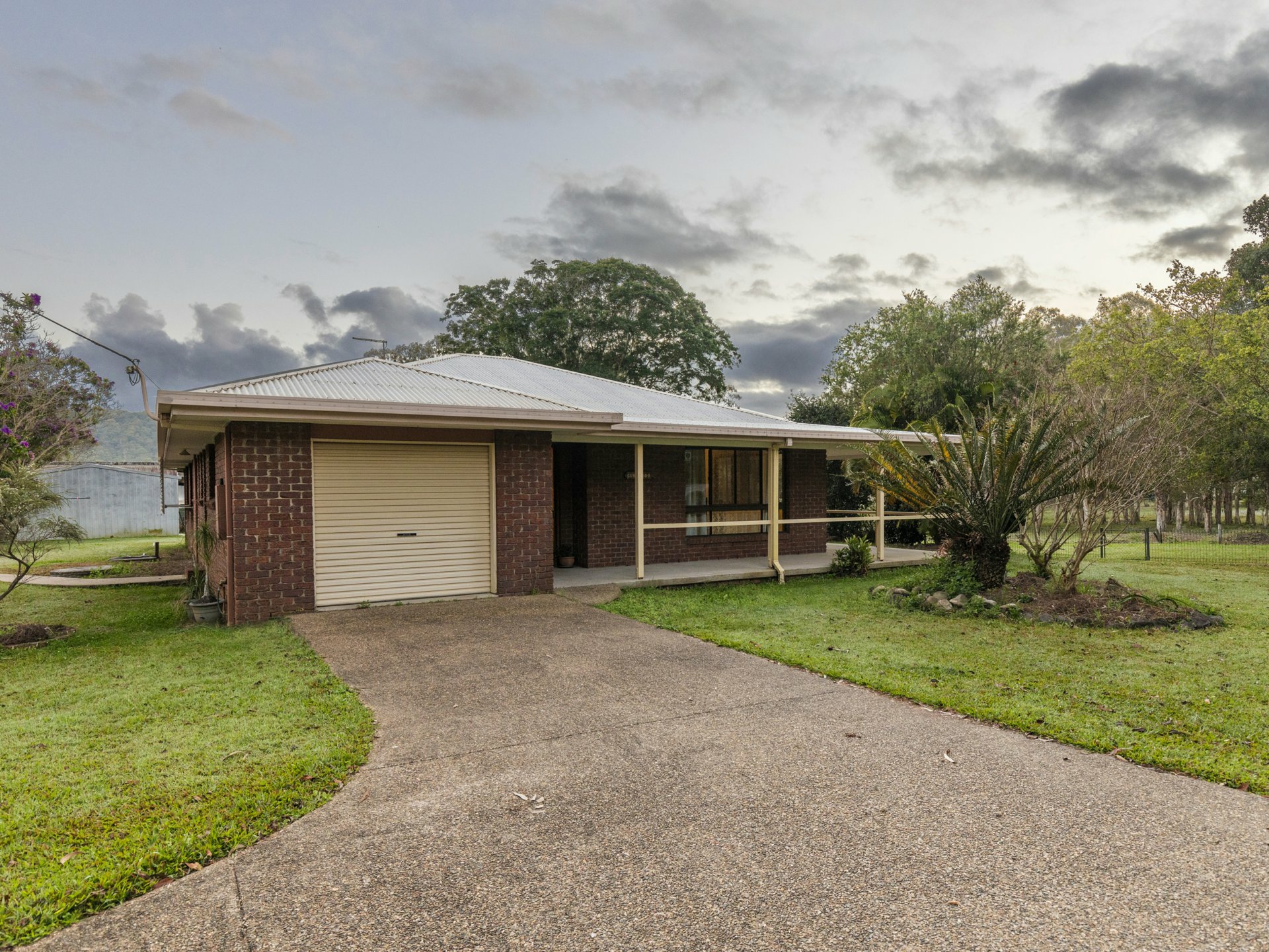180 Connection Road, GLENVIEW