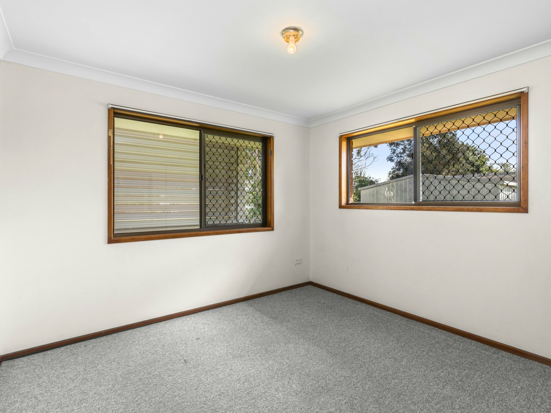 180 Connection Road, GLENVIEW