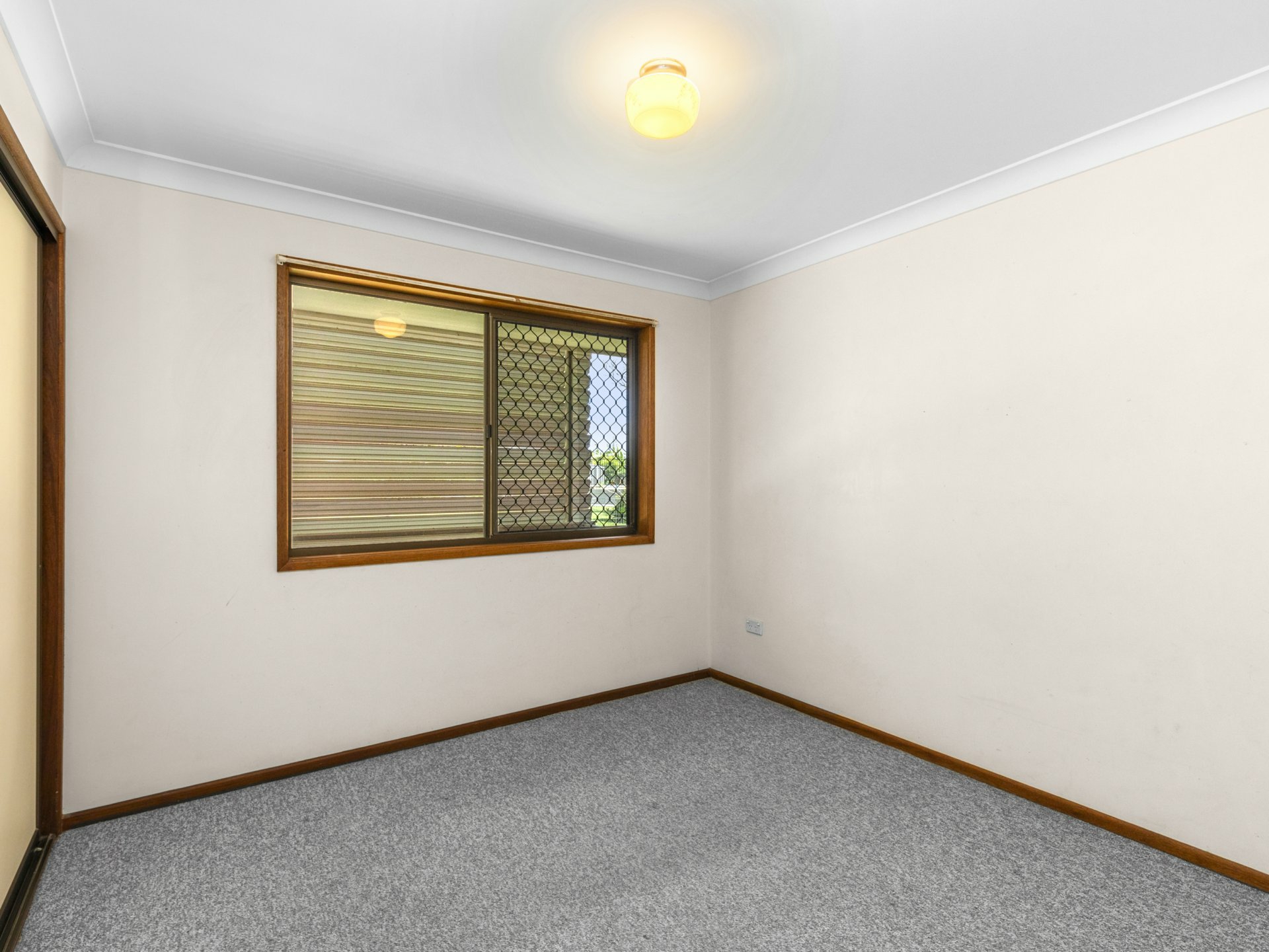 180 Connection Road, GLENVIEW