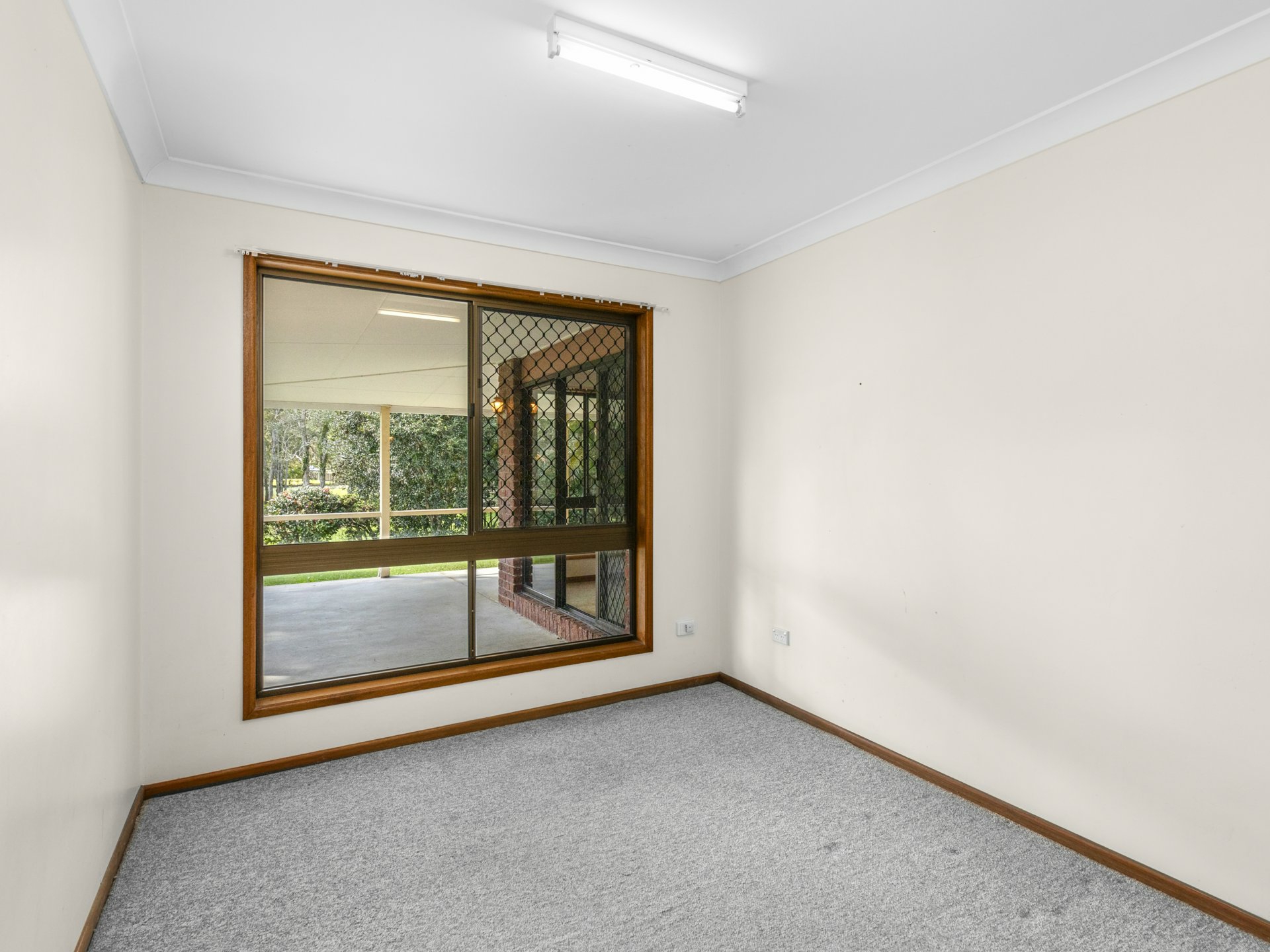 180 Connection Road, GLENVIEW