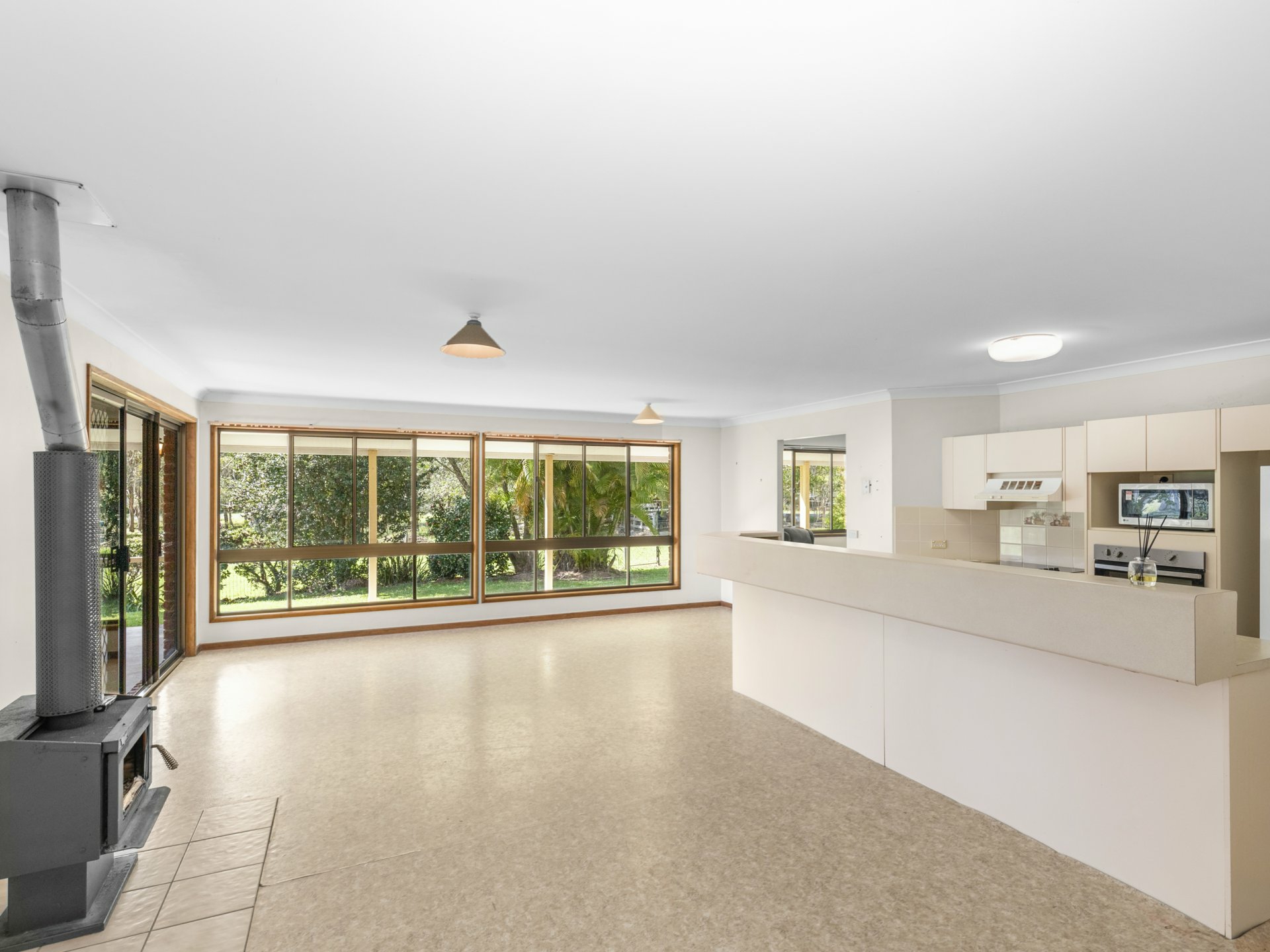 180 Connection Road, GLENVIEW