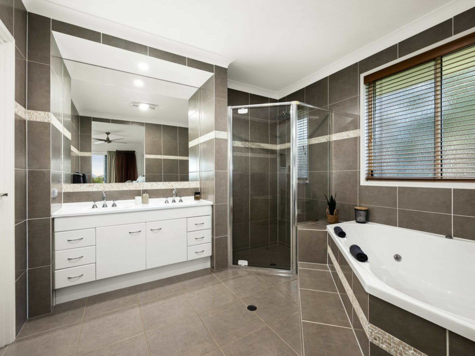 29 Woodrows Road, GLASS HOUSE MOUNTAINS