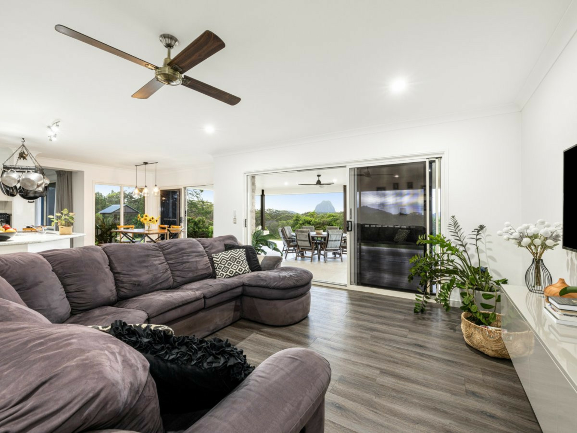 29 Woodrows Road, GLASS HOUSE MOUNTAINS