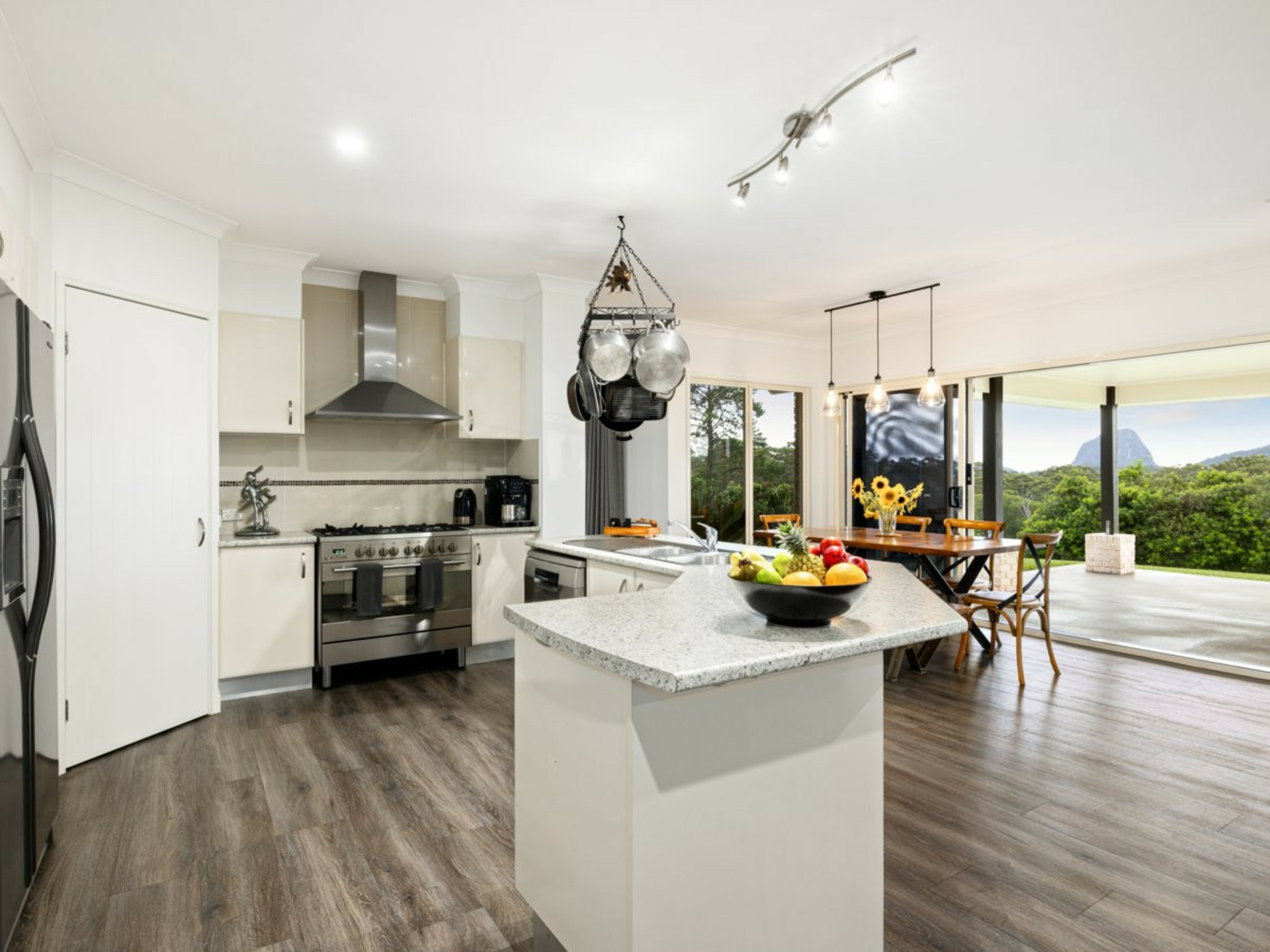29 Woodrows Road, GLASS HOUSE MOUNTAINS