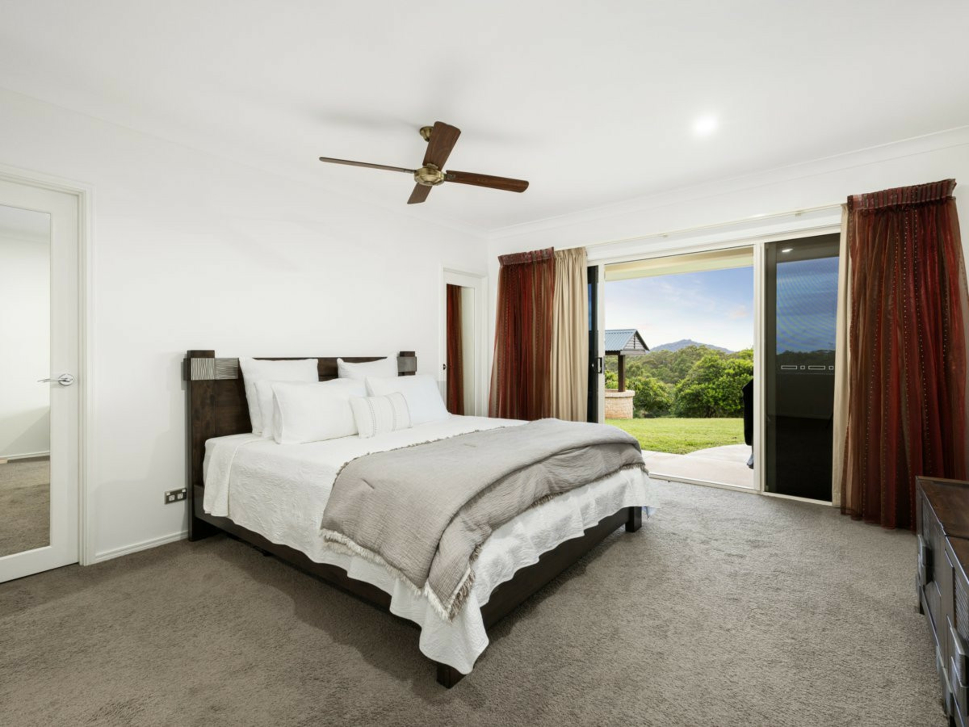 29 Woodrows Road, GLASS HOUSE MOUNTAINS