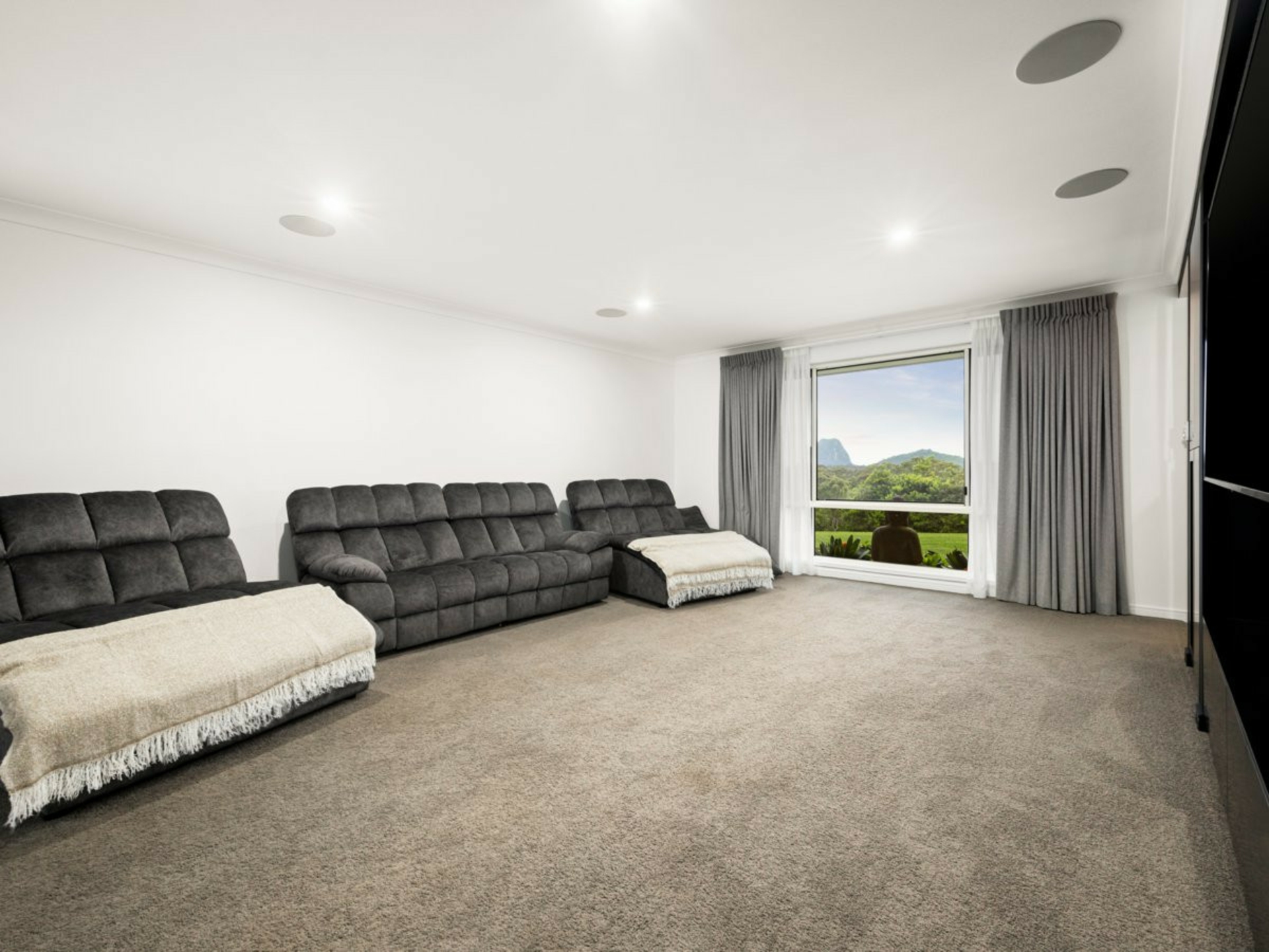 29 Woodrows Road, GLASS HOUSE MOUNTAINS